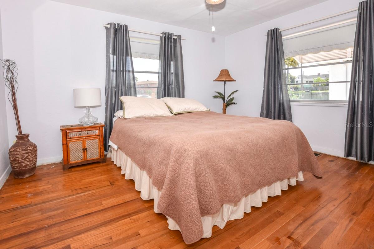 Pato Manor - Residential