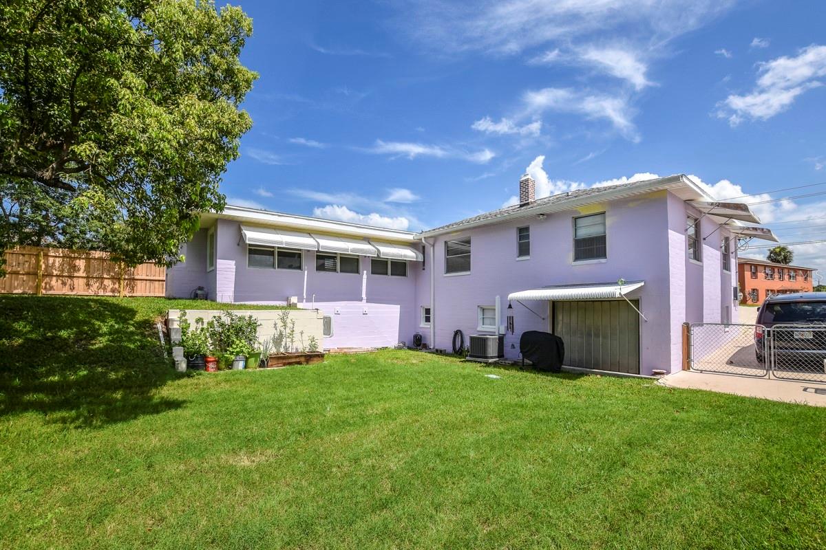 Pato Manor - Residential