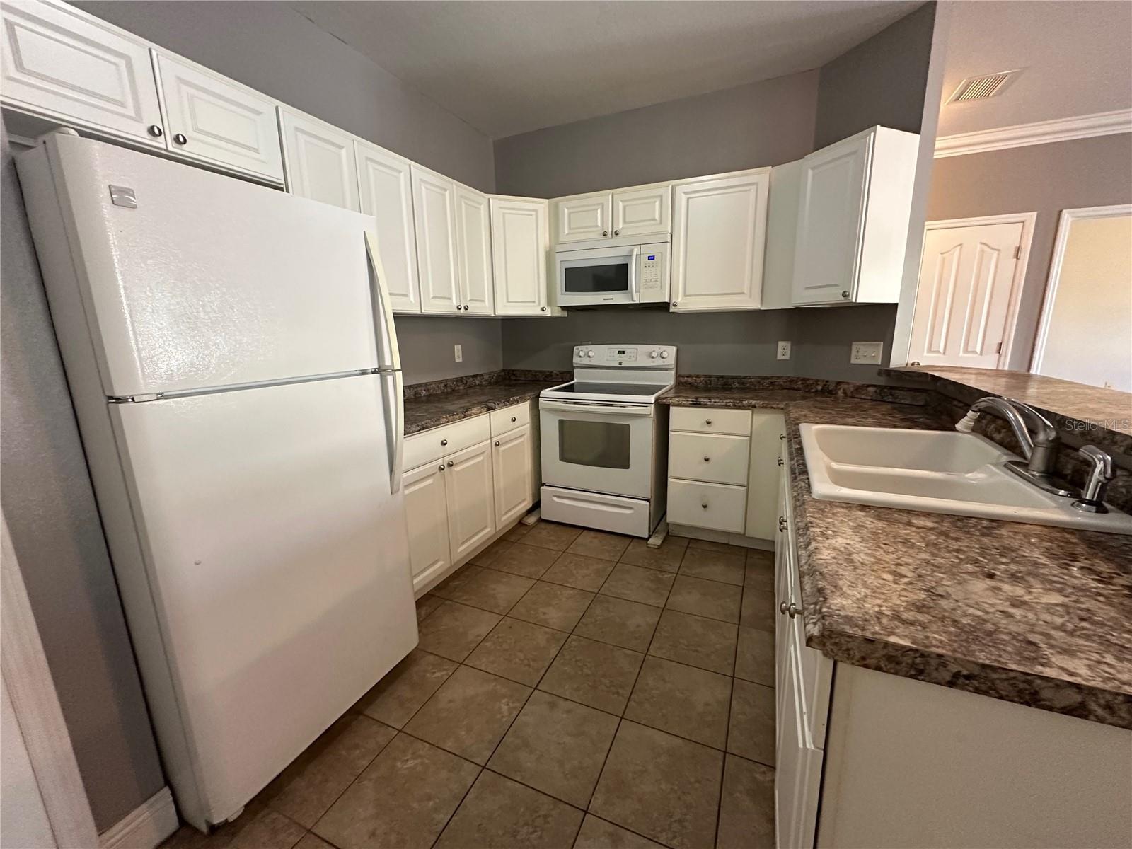 BORDEAUX - Residential Lease