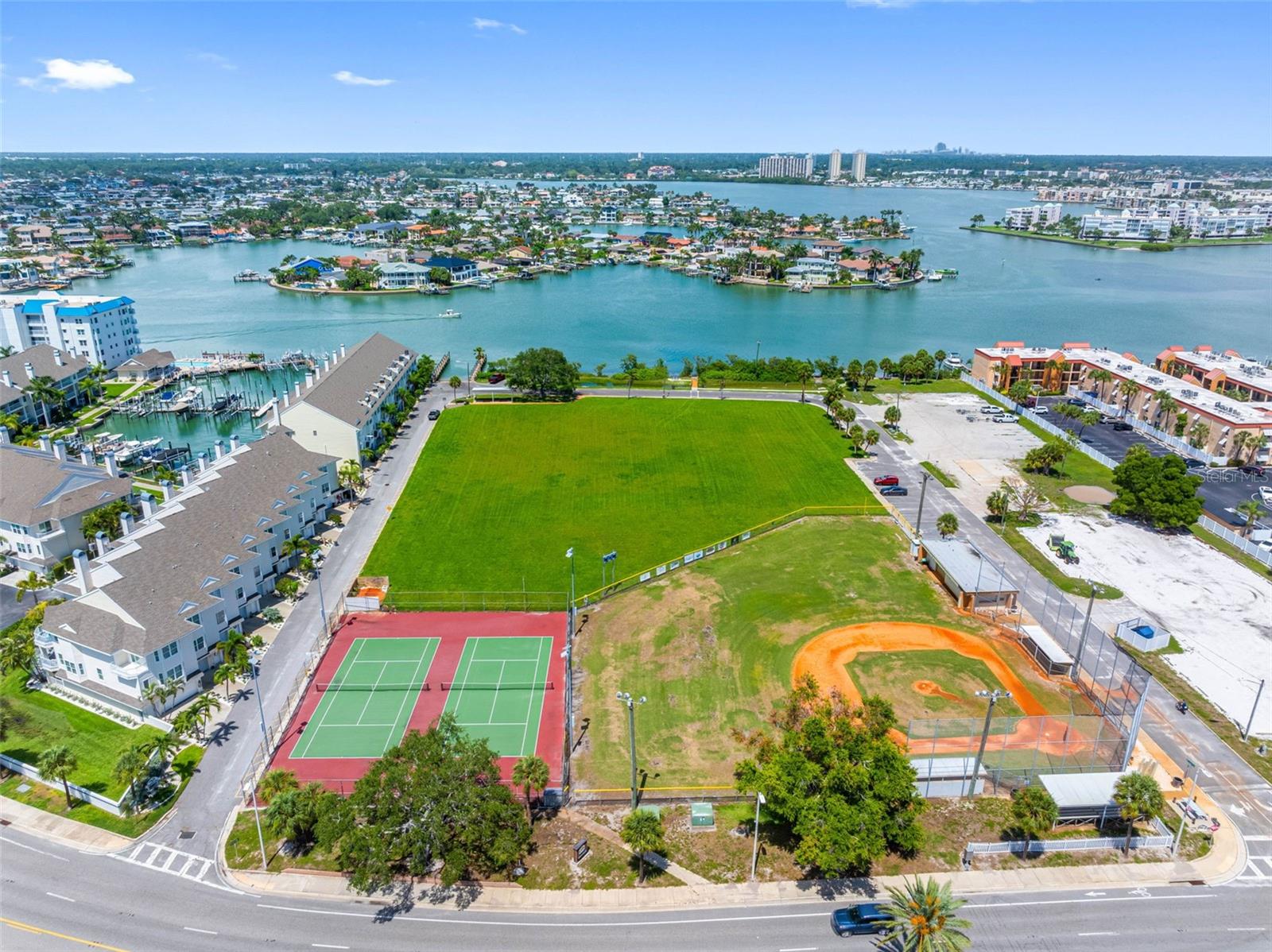 BOCA SHORES CONDOMINIUM - Residential