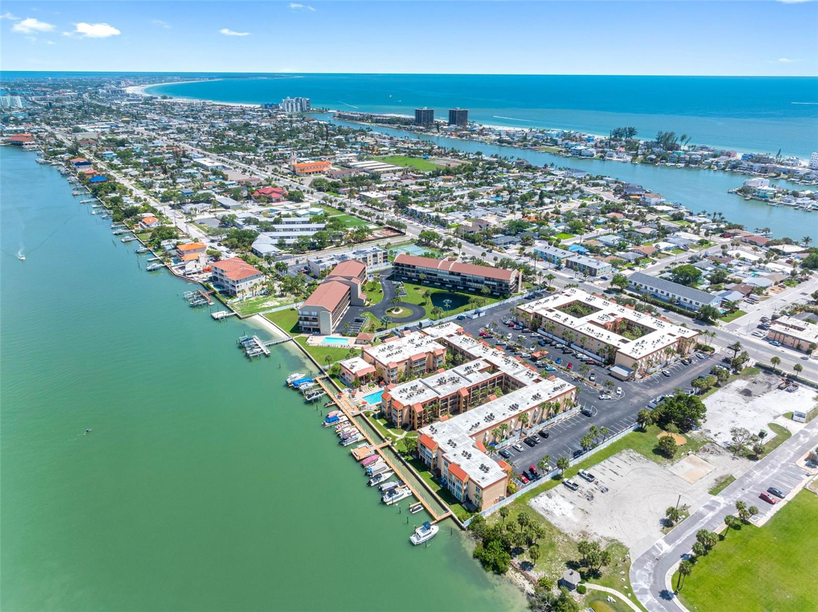 BOCA SHORES CONDOMINIUM - Residential
