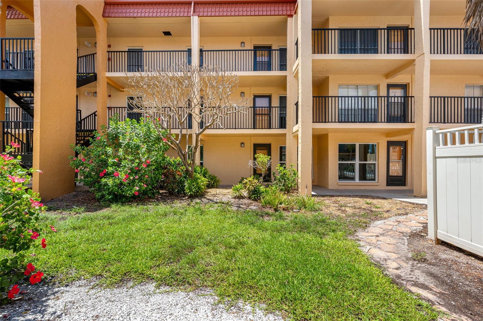 BOCA SHORES CONDOMINIUM - Residential