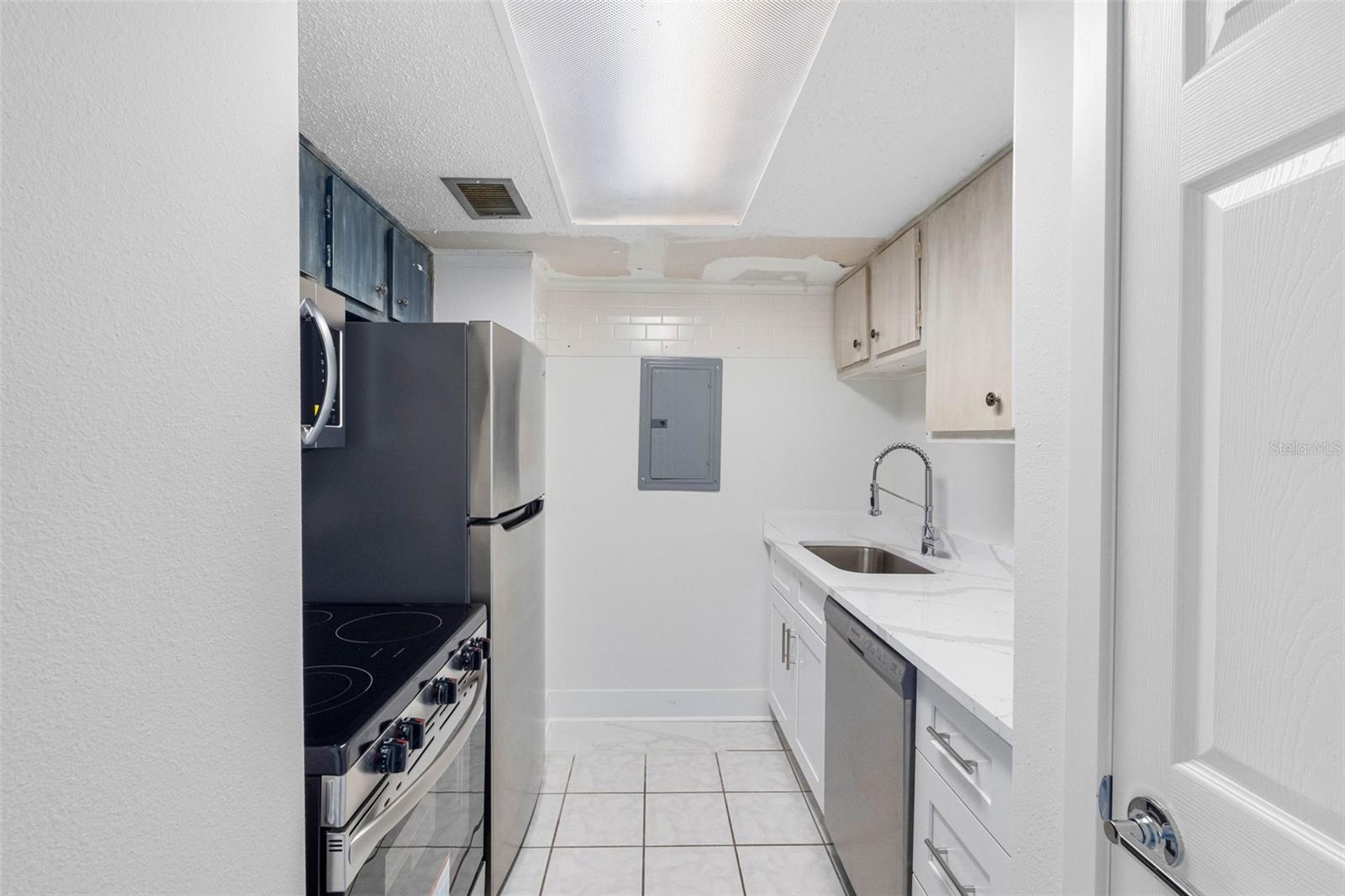 BOCA SHORES CONDOMINIUM - Residential