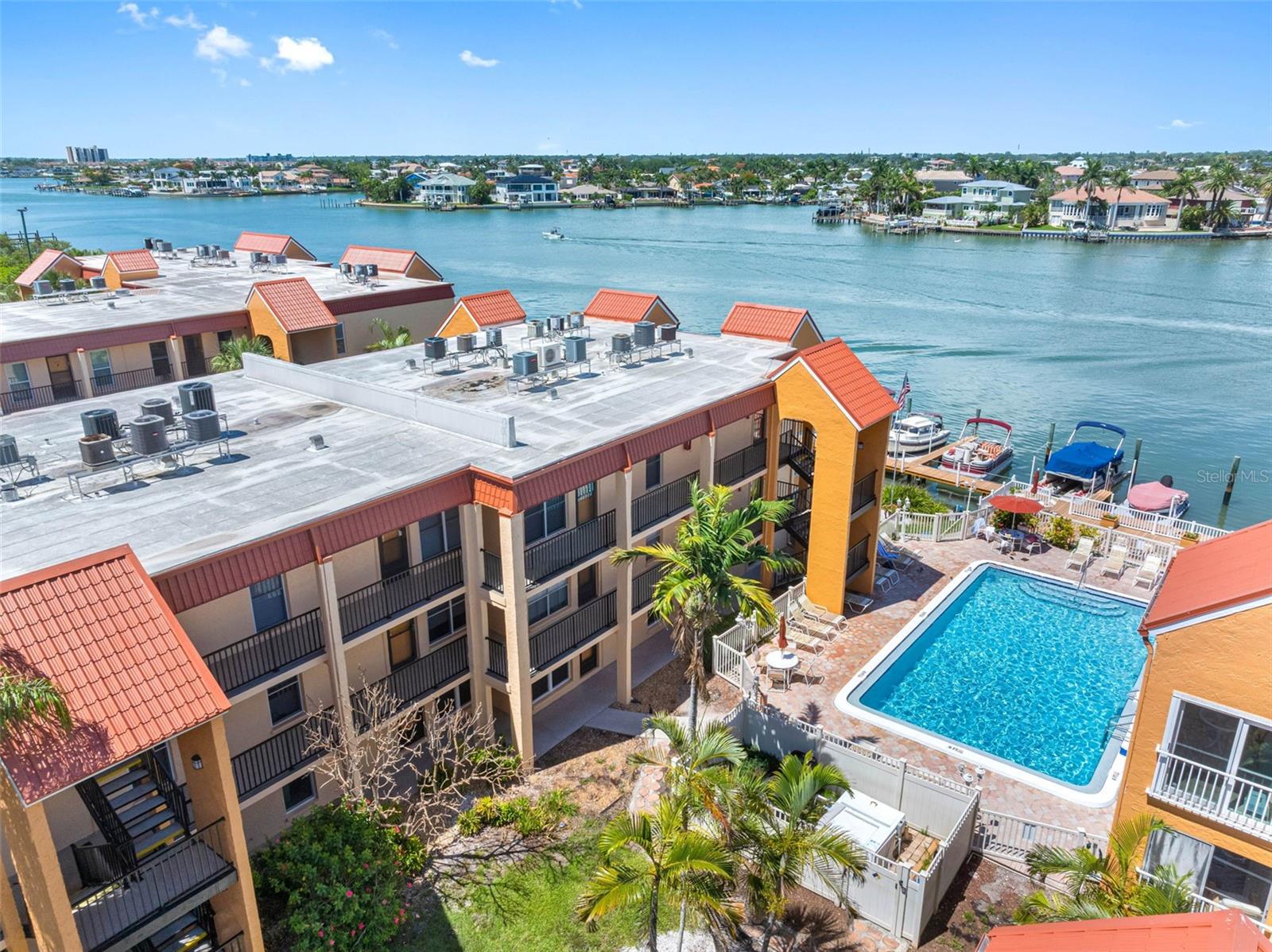 BOCA SHORES CONDOMINIUM - Residential