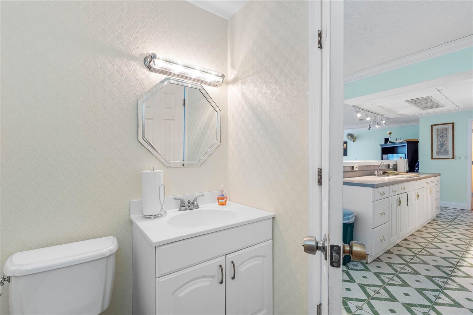 BOCA SHORES CONDOMINIUM - Residential