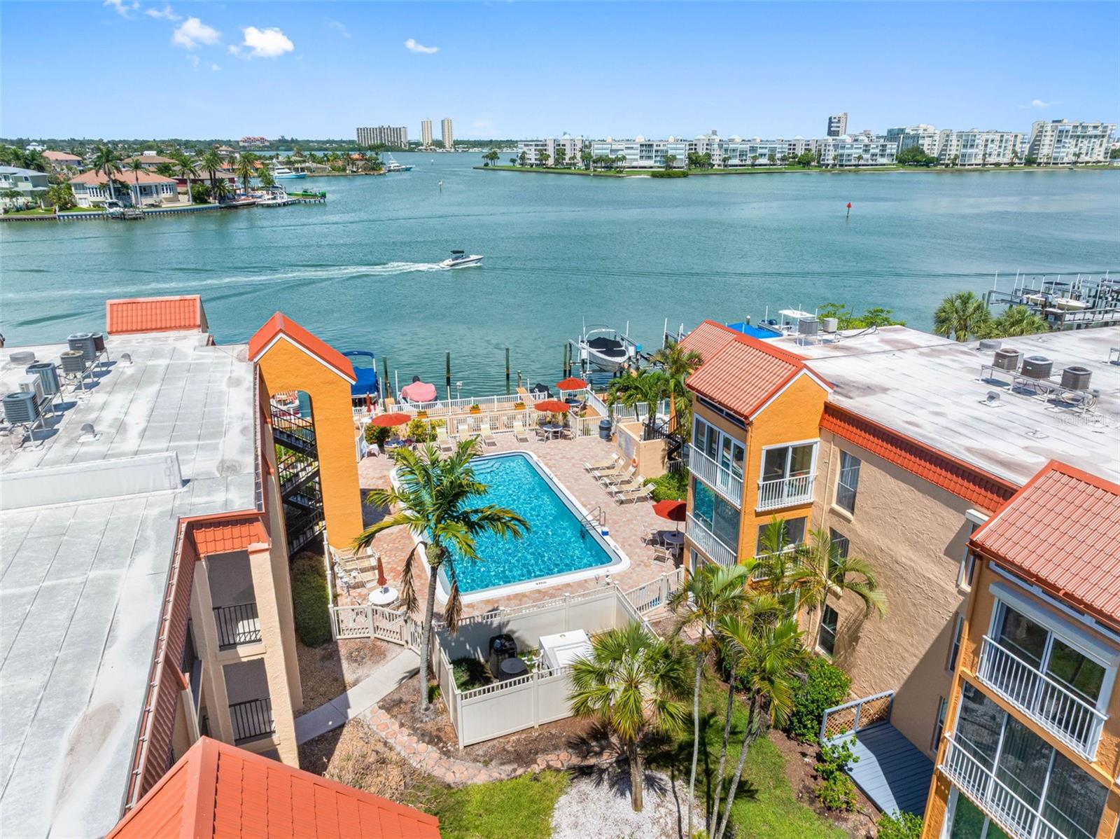 BOCA SHORES CONDOMINIUM - Residential