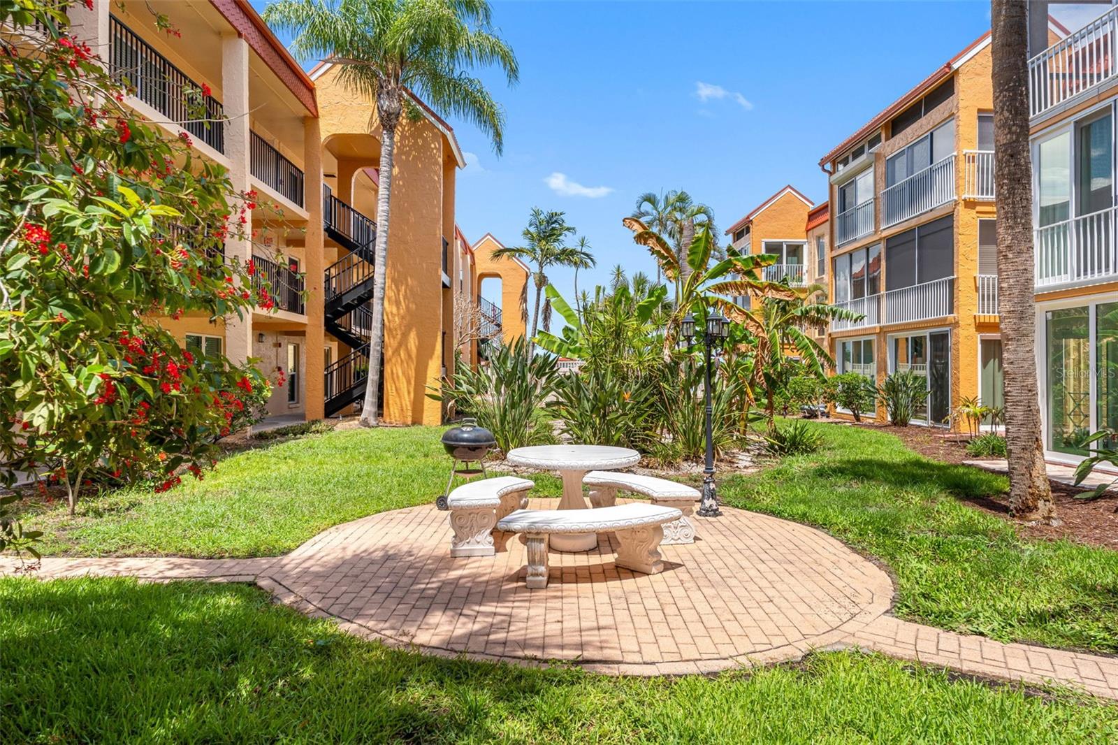 BOCA SHORES CONDOMINIUM - Residential
