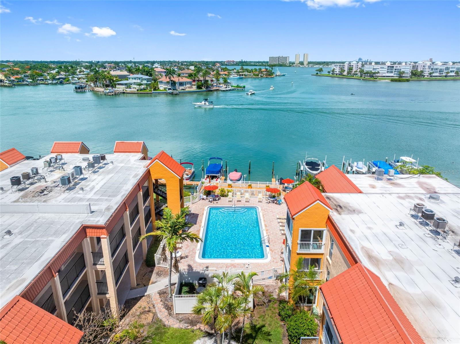 BOCA SHORES CONDOMINIUM - Residential