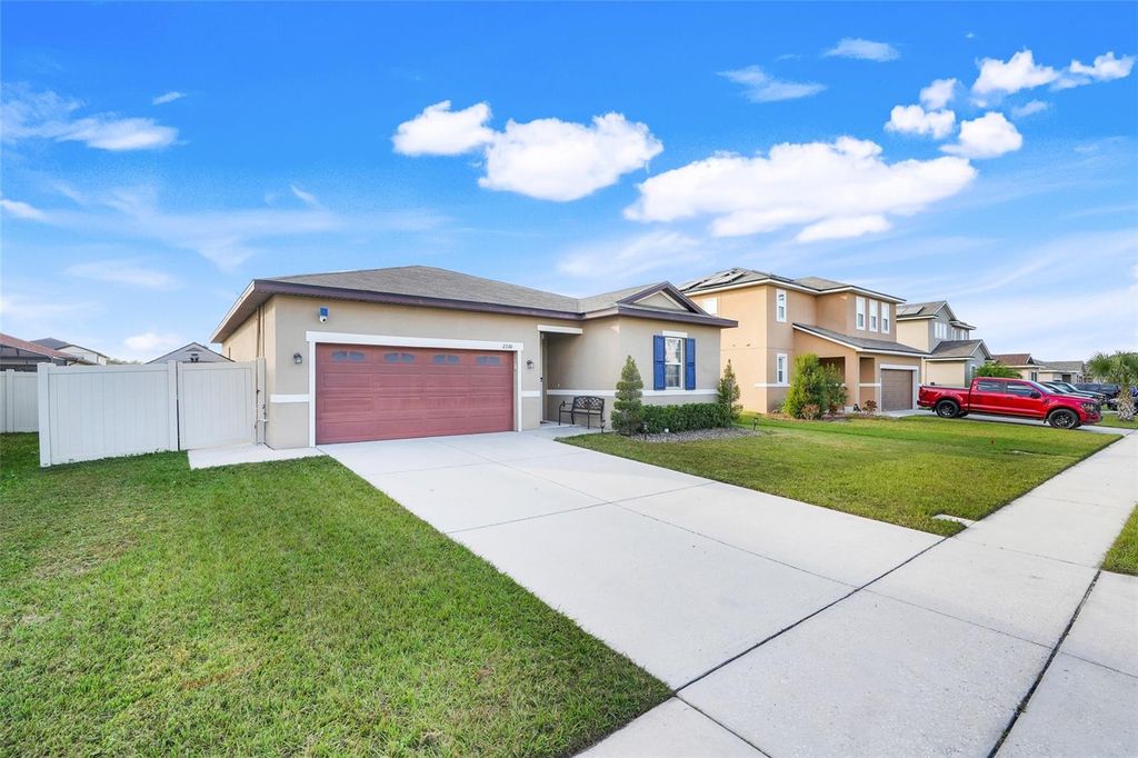 Photo of 2330 Wadeview Loop, Saint Cloud, FL 34769 (MLS # G5105111)