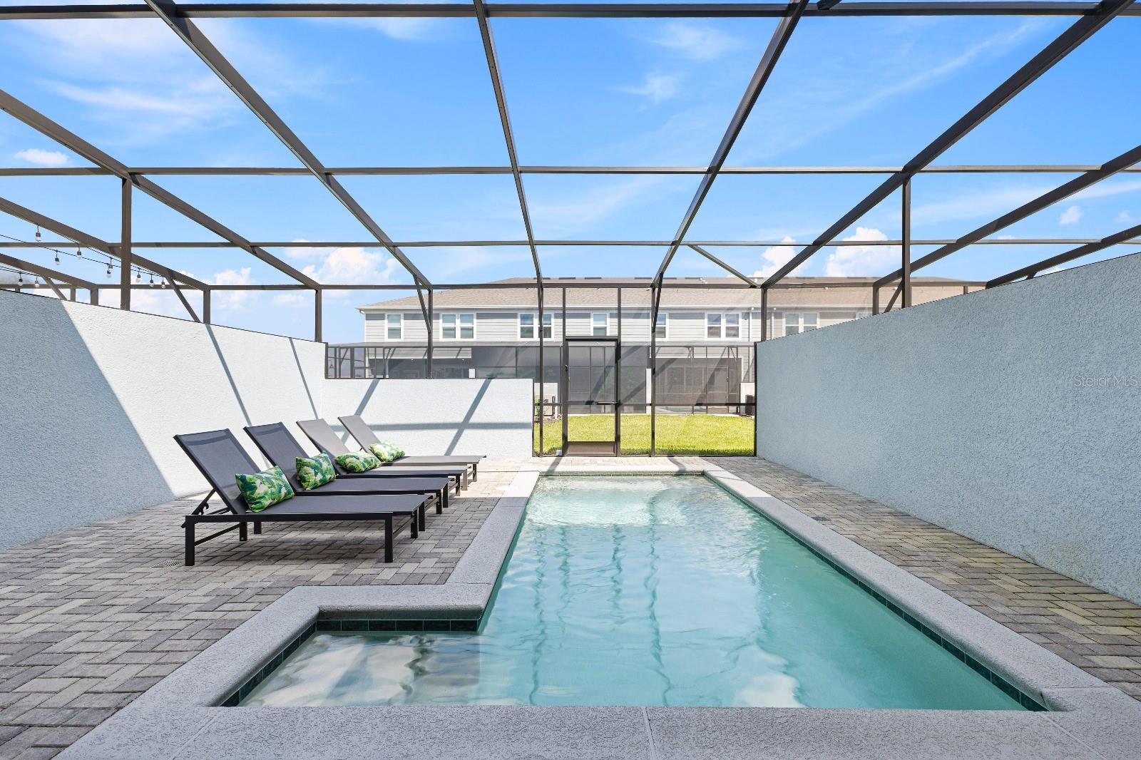 WINDSOR CAY PHASE 1 - Residential