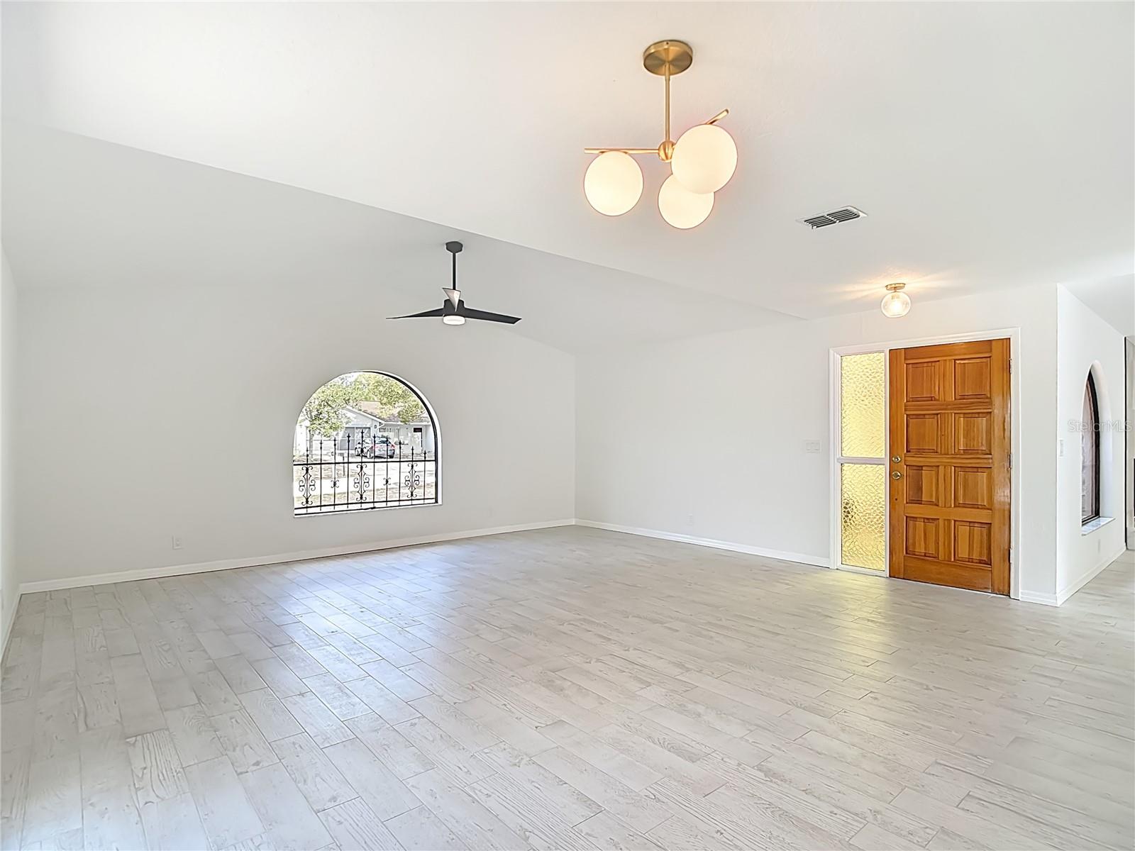 HEATHER PH VI - Residential