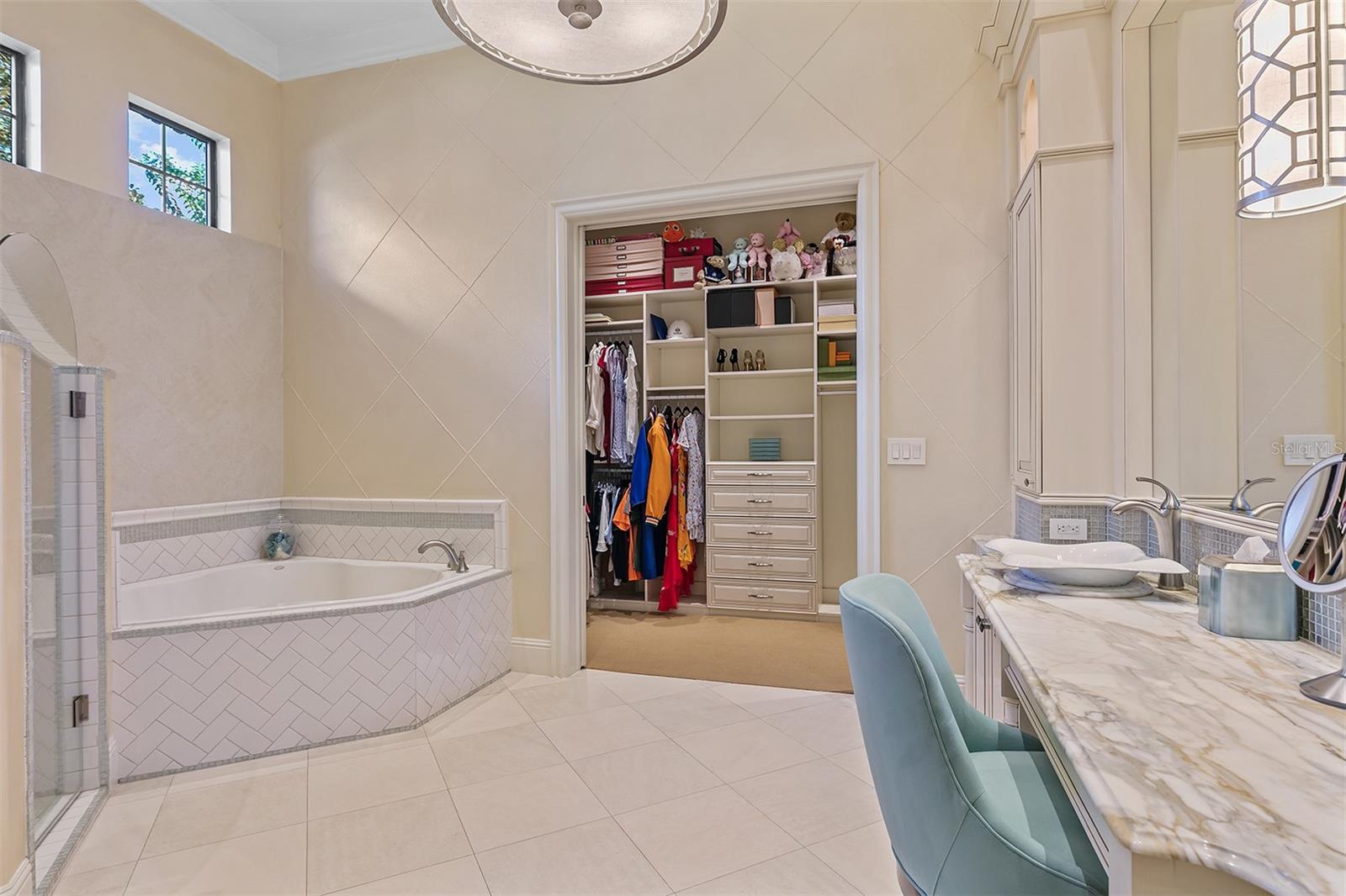 KEENES POINTE - Residential