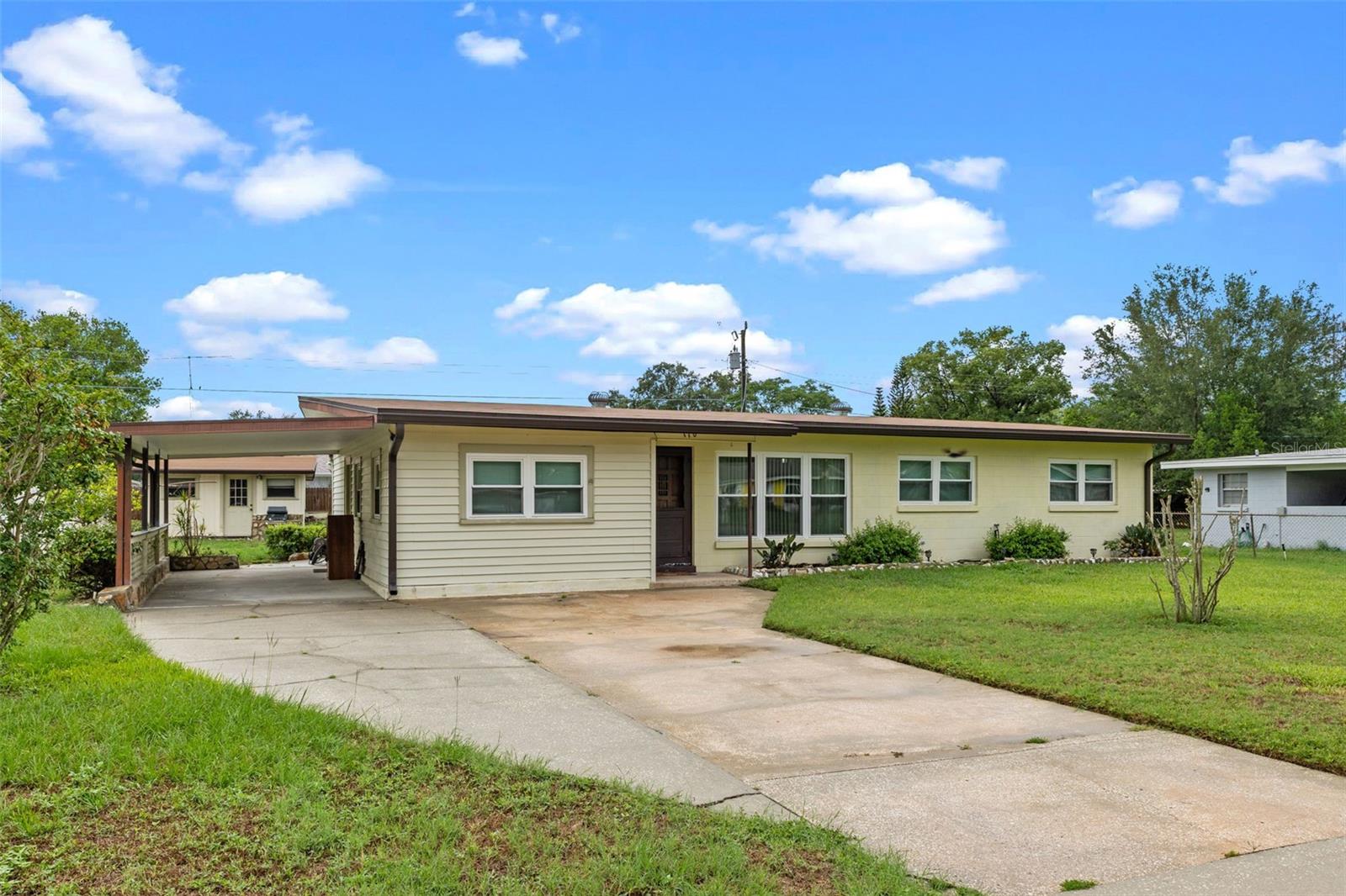 110 N SUNLAND DRIVE