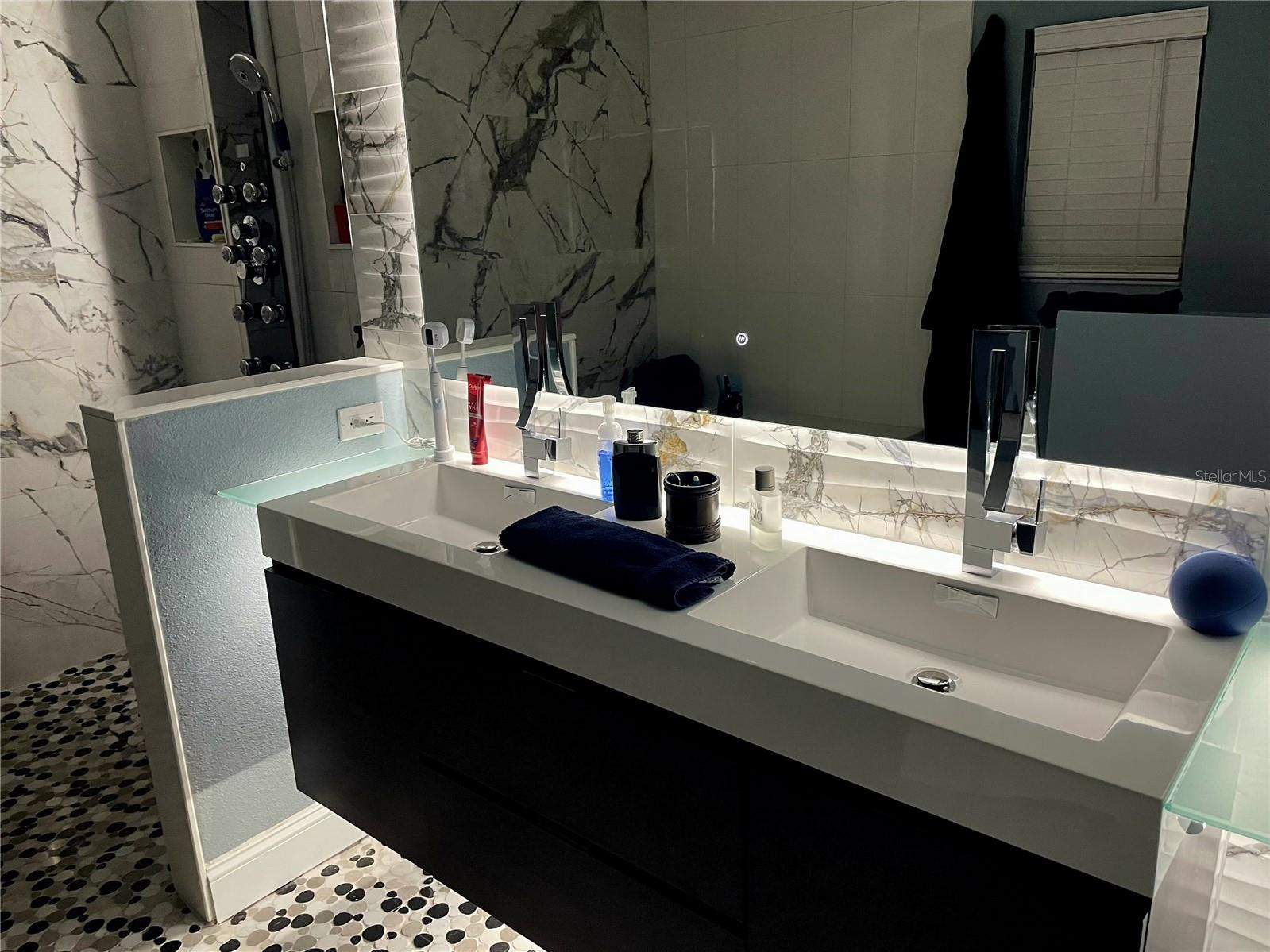 MOSS PARK LNDGS A C E F G H I & - Residential