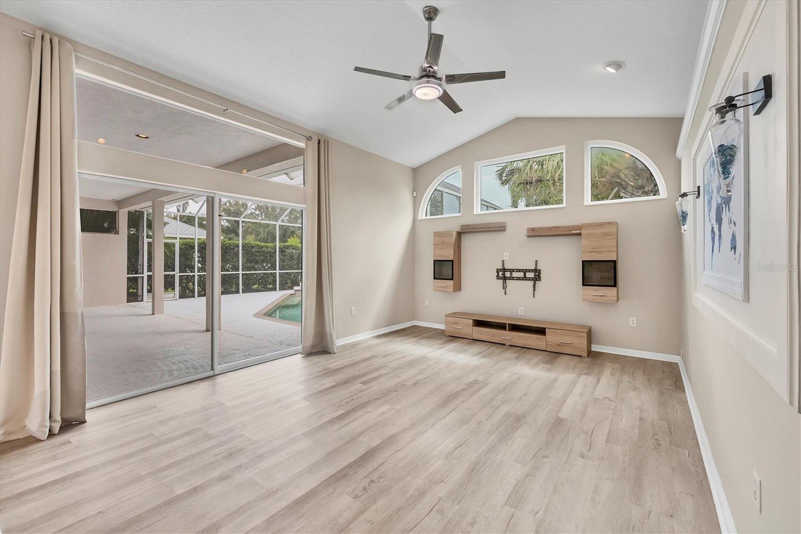 CREEKWOOD PH ONE SUBPHASE I UNIT A4B4 - Residential