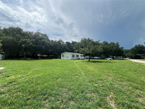 A home in LAKELAND