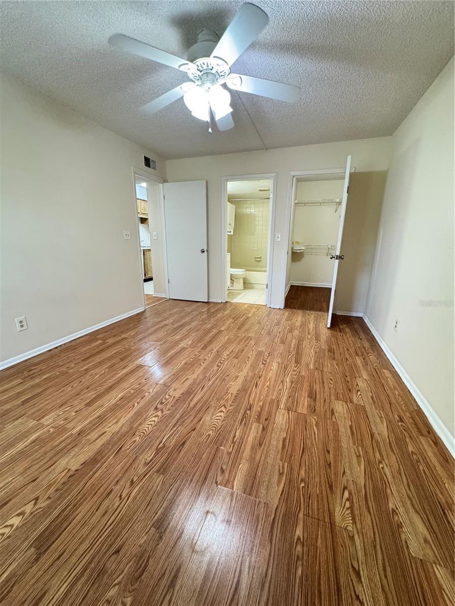 NORTH OAKS CONDO - Residential