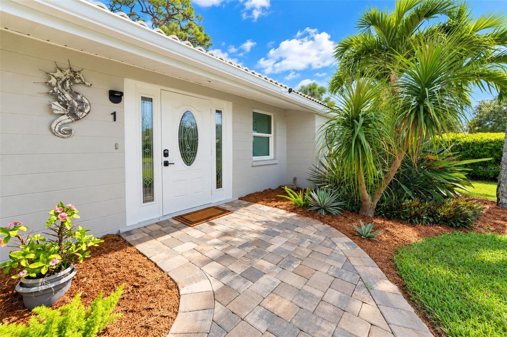 Photo of 1 Oakwood Drive N #1, Englewood, FL 34223 (MLS # C7531676)