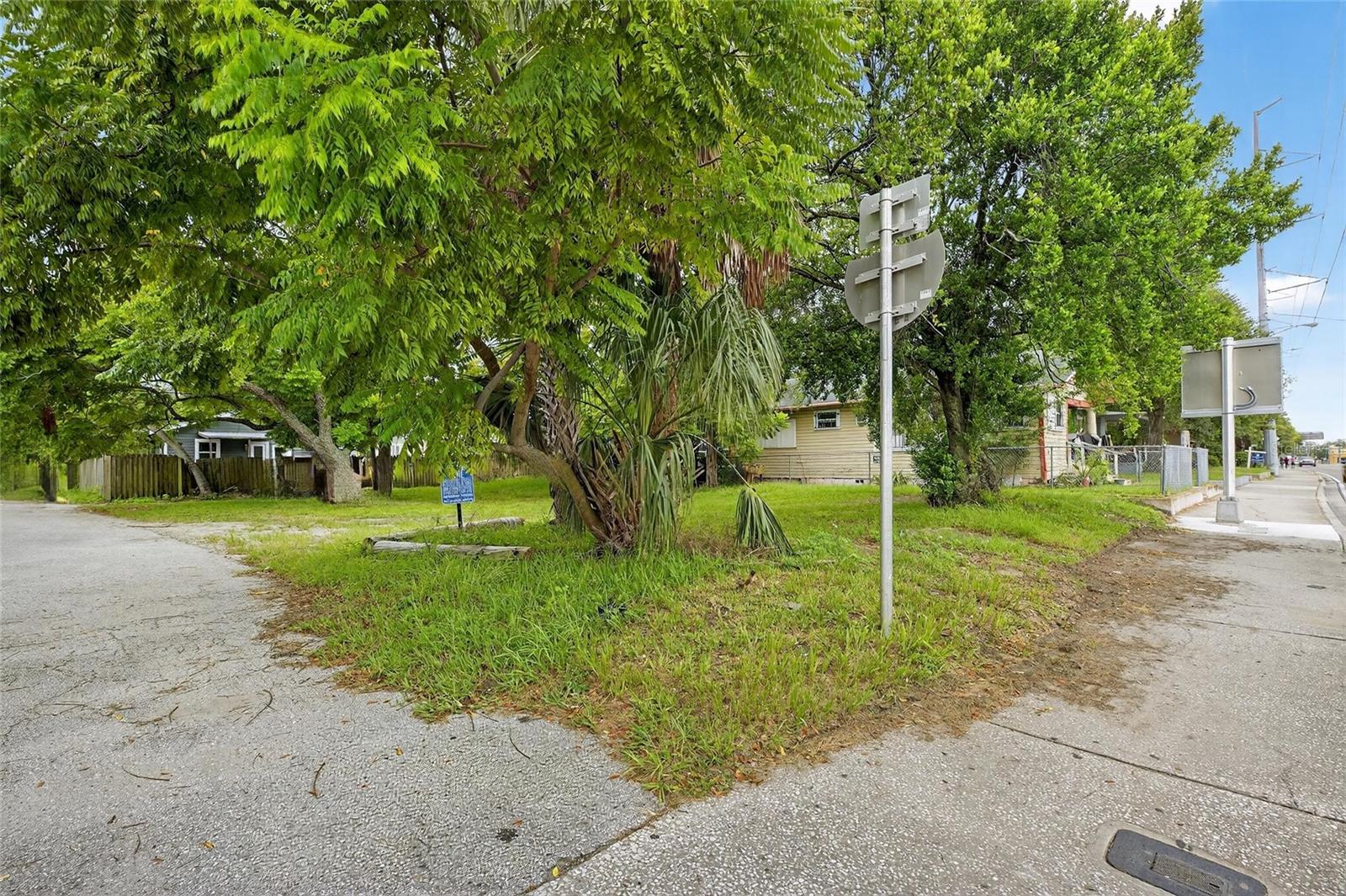 GOODS ADD TO TAMPA - Land