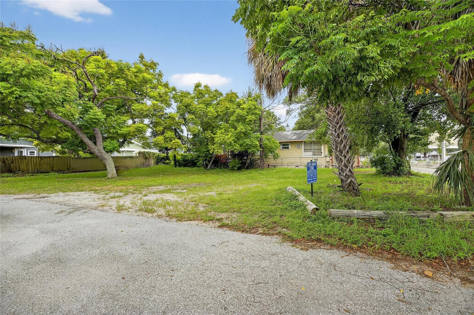 GOODS ADD TO TAMPA - Land