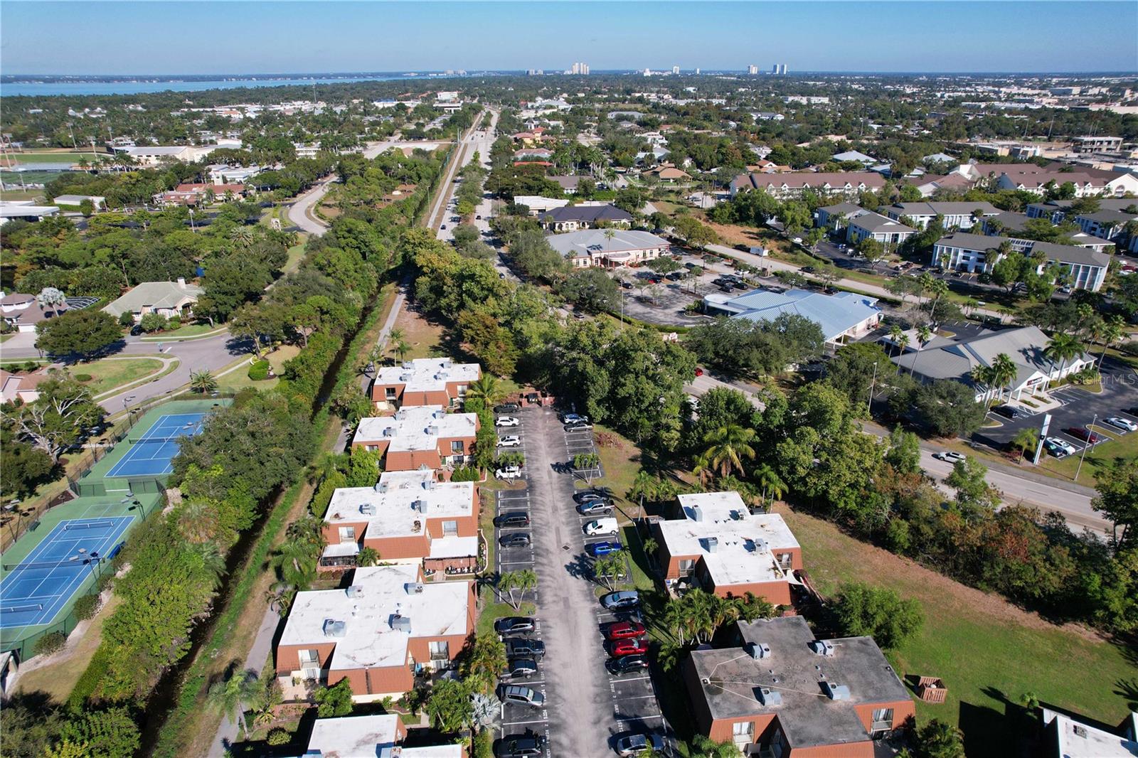 VILLAGE CEDARBEND CONDOVISION - Residential