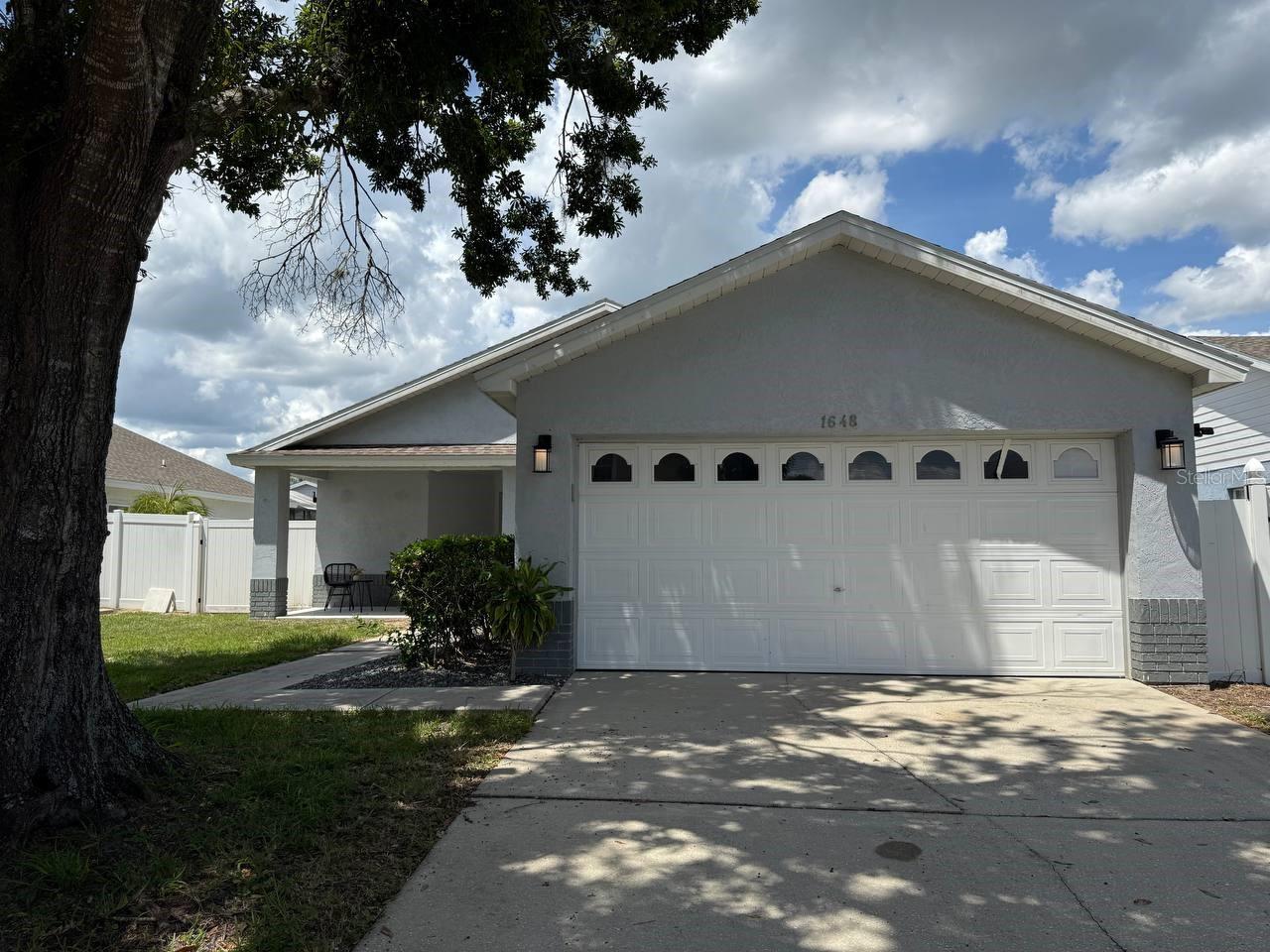 Welcome to this beautifully furnished 3-bedroom, 2-bathroom home located in the serene and highly desirable community in Kissimmee. This peaceful neighborhood offers scenic walking and jogging trails, perfect for nature lovers and those seeking a tranquil lifestyle.
The home features a spacious garage, comfortably accommodating multiple vehicles, and comes fully furnished—just bring your suitcase and settle in!
Situated just 5 minutes from Walmart on Hwy 192, you'll enjoy an incredibly strategic location with easy access to shopping centers, restaurants, banks, and countless other amenities. Whether you're looking for convenience, comfort, or connection with nature, this home delivers it all.
Don't miss this incredible rental opportunity in one of Kissimmee's most well-located and charming communities!