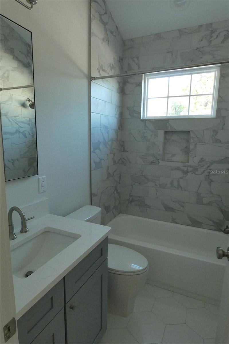 LA SALLE GARDENS - Residential Lease