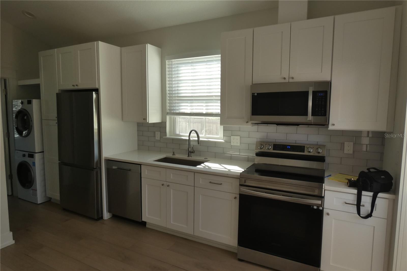 LA SALLE GARDENS - Residential Lease