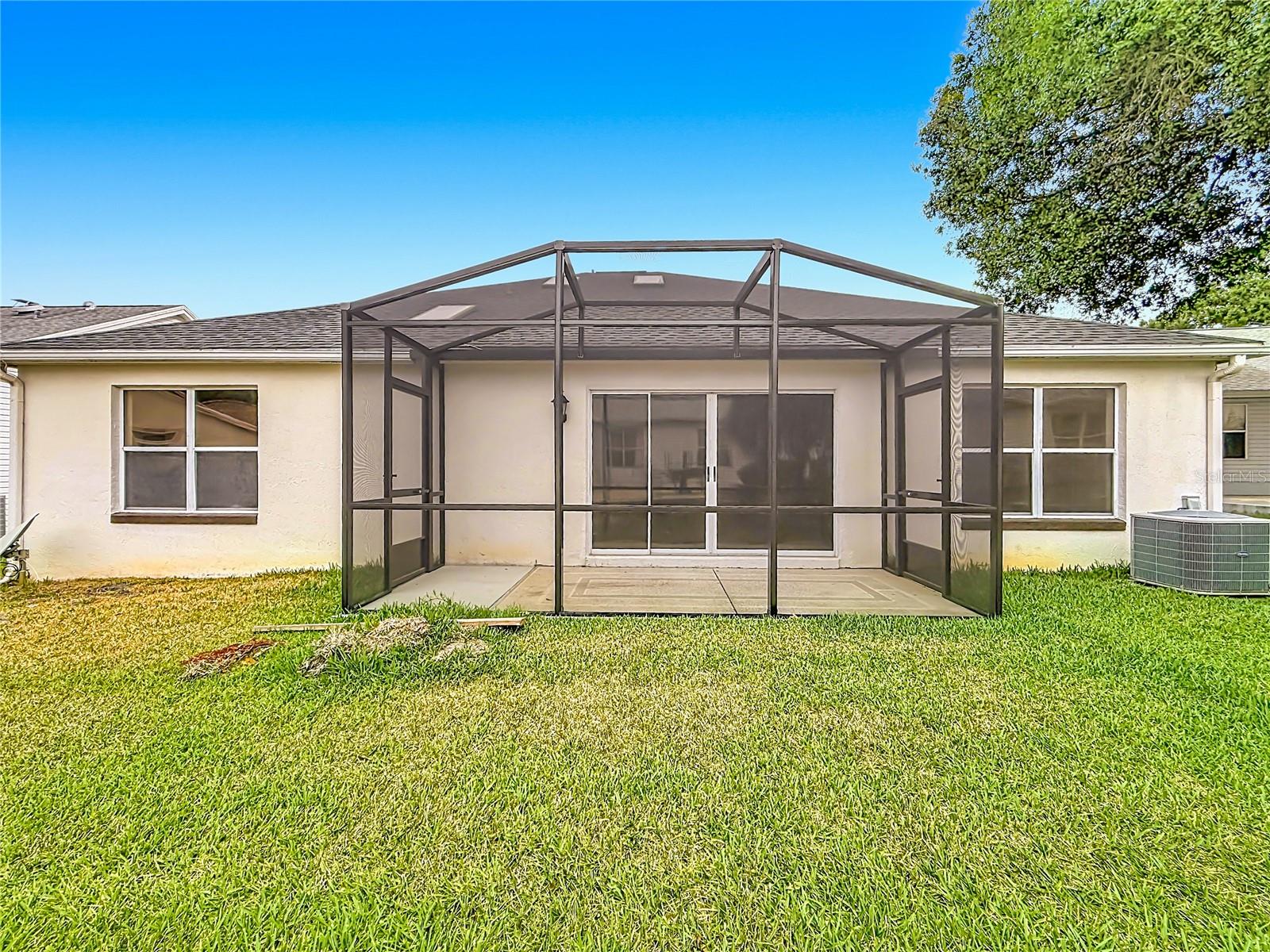 LADY LAKE ORANGE BLOSSOM GARDENS UNIT 18 - Residential