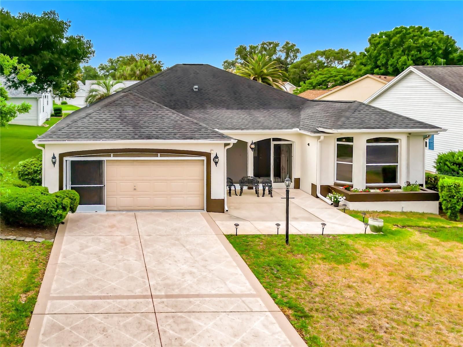 LADY LAKE ORANGE BLOSSOM GARDENS UNIT 18 - Residential