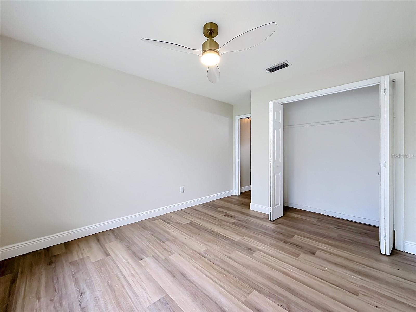 LADY LAKE ORANGE BLOSSOM GARDENS UNIT 18 - Residential