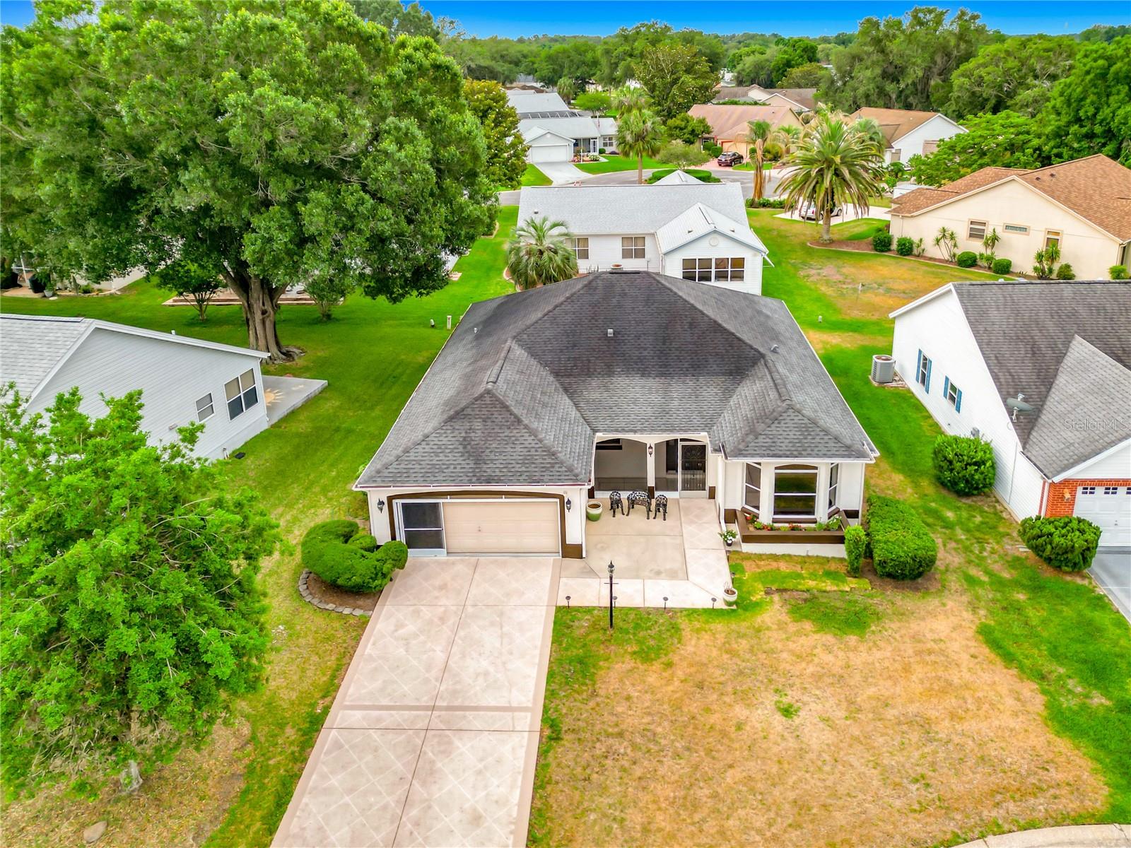 LADY LAKE ORANGE BLOSSOM GARDENS UNIT 18 - Residential