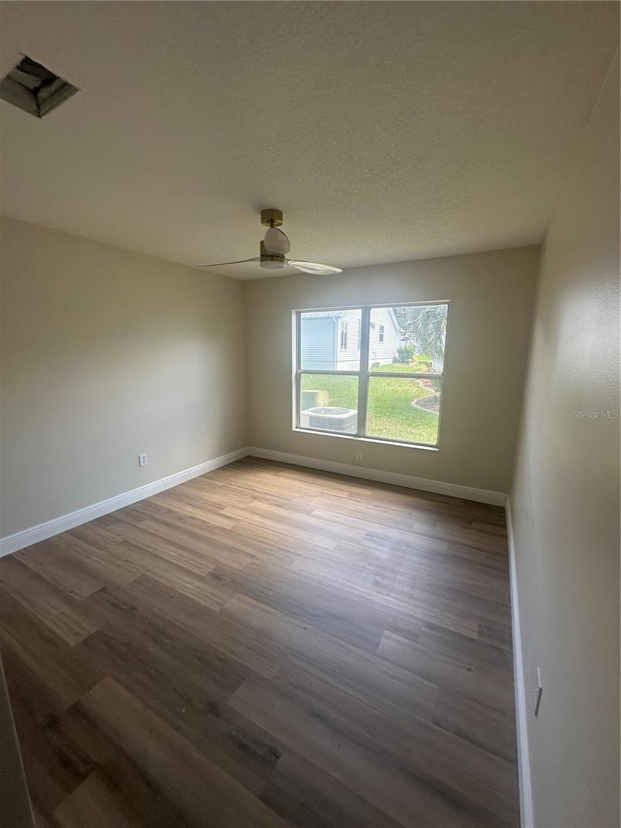 LADY LAKE ORANGE BLOSSOM GARDENS UNIT 18 - Residential