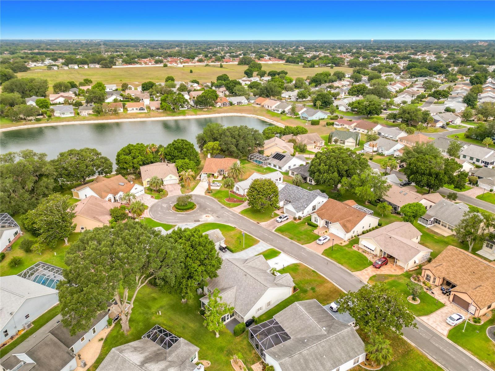 LADY LAKE ORANGE BLOSSOM GARDENS UNIT 18 - Residential