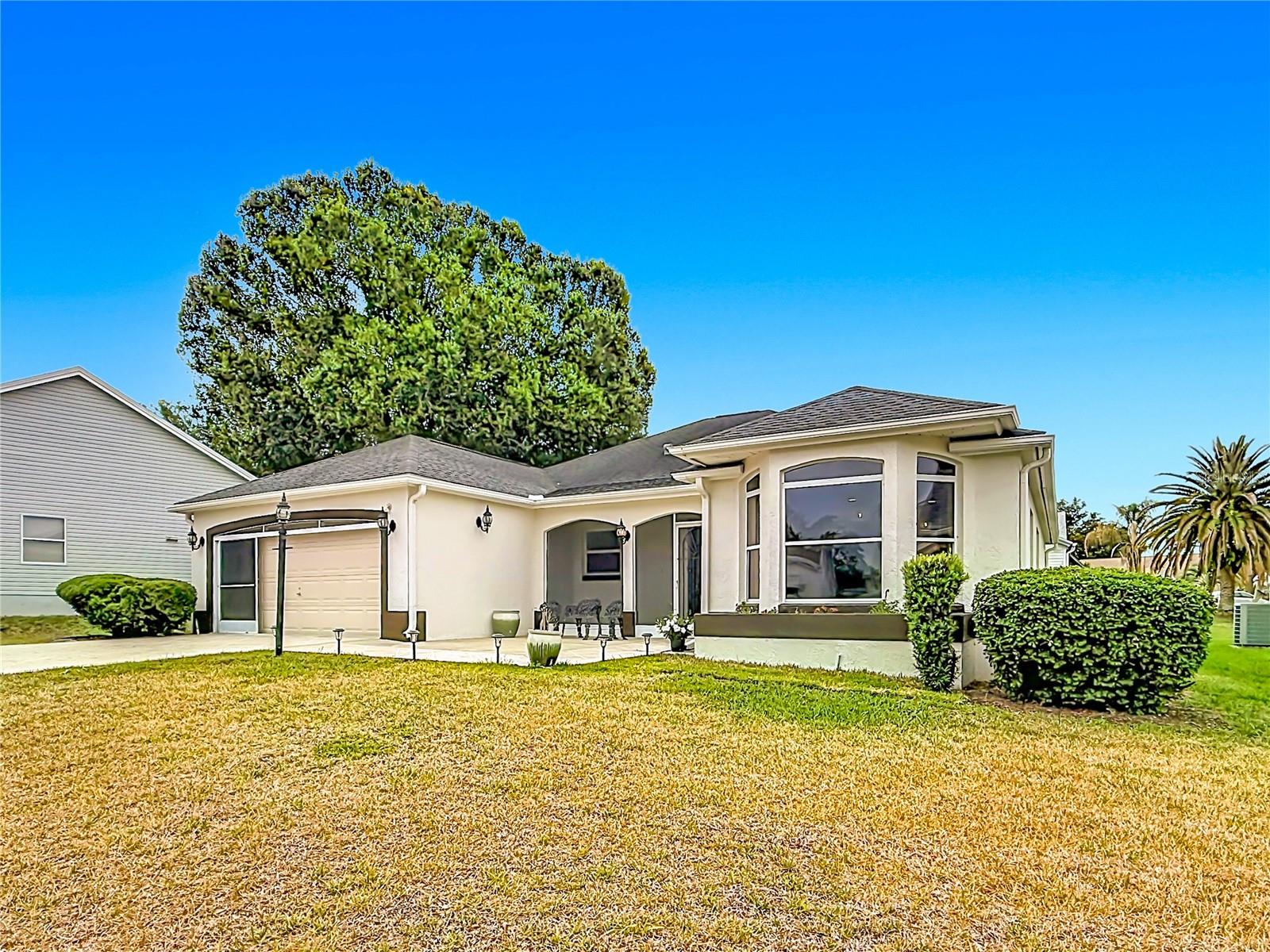 LADY LAKE ORANGE BLOSSOM GARDENS UNIT 18 - Residential