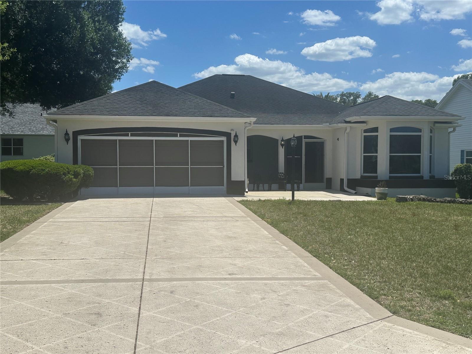 LADY LAKE ORANGE BLOSSOM GARDENS UNIT 18 - Residential