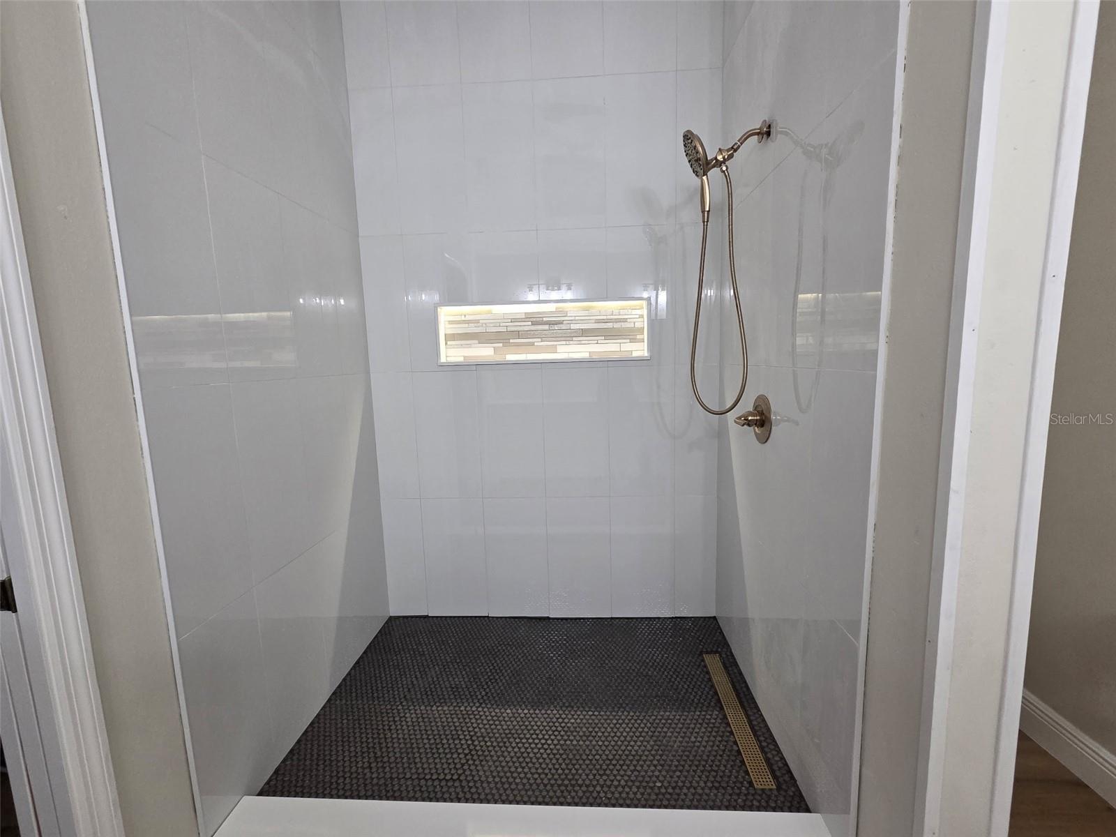 LADY LAKE ORANGE BLOSSOM GARDENS UNIT 18 - Residential