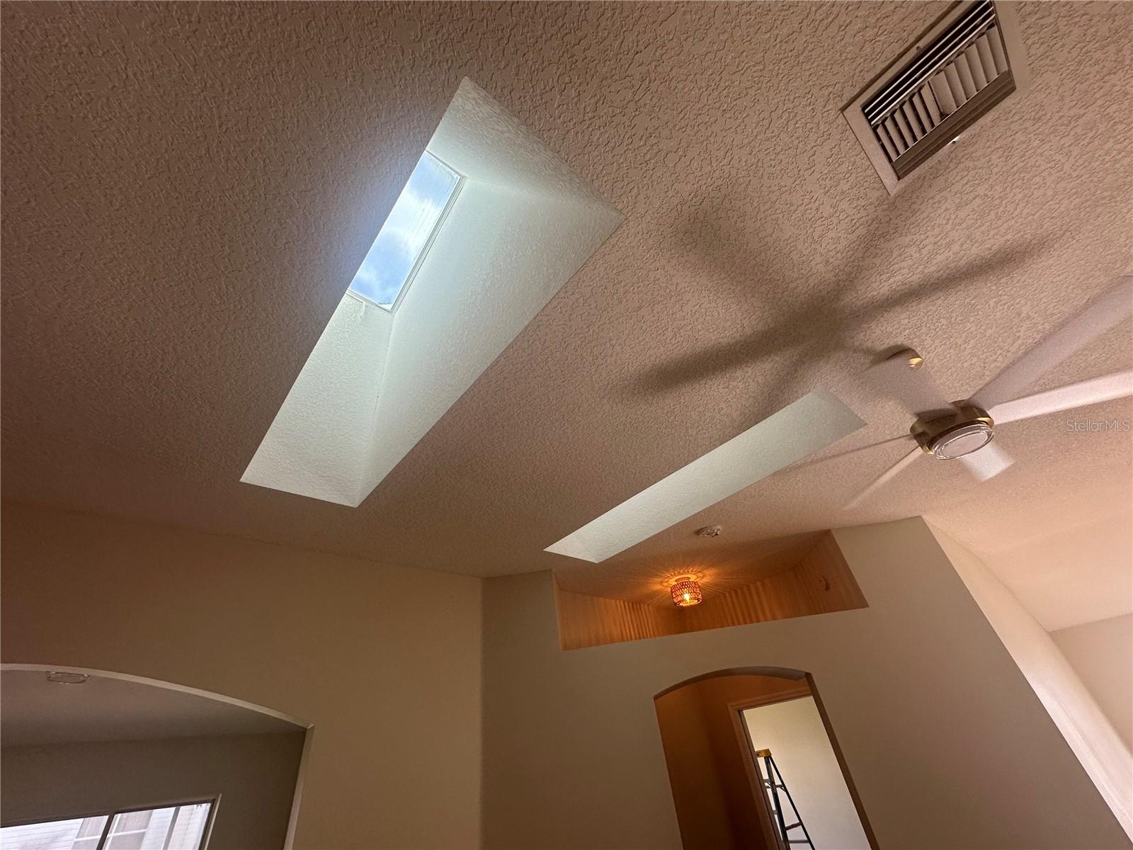 LADY LAKE ORANGE BLOSSOM GARDENS UNIT 18 - Residential