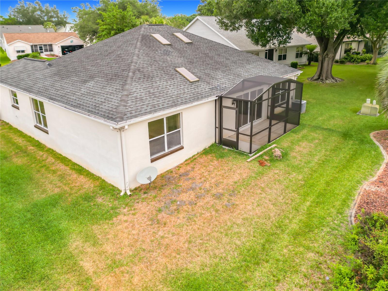 LADY LAKE ORANGE BLOSSOM GARDENS UNIT 18 - Residential