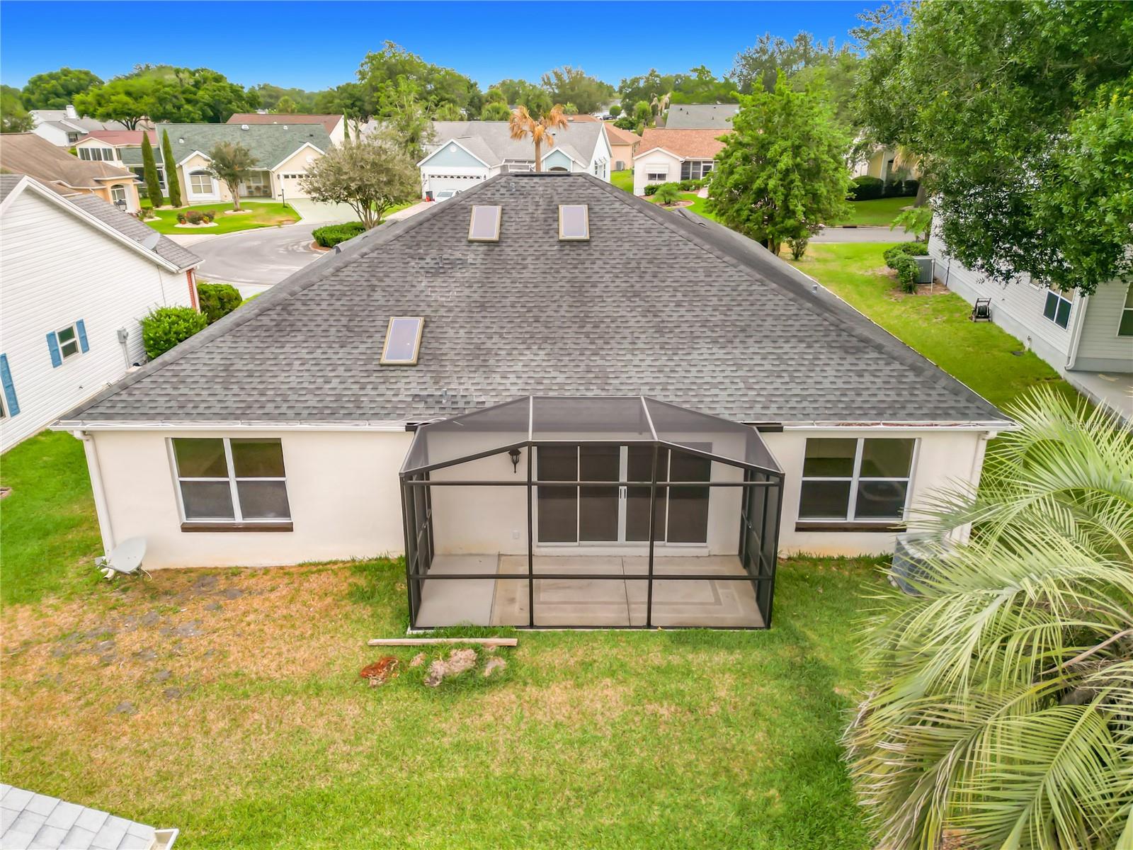 LADY LAKE ORANGE BLOSSOM GARDENS UNIT 18 - Residential