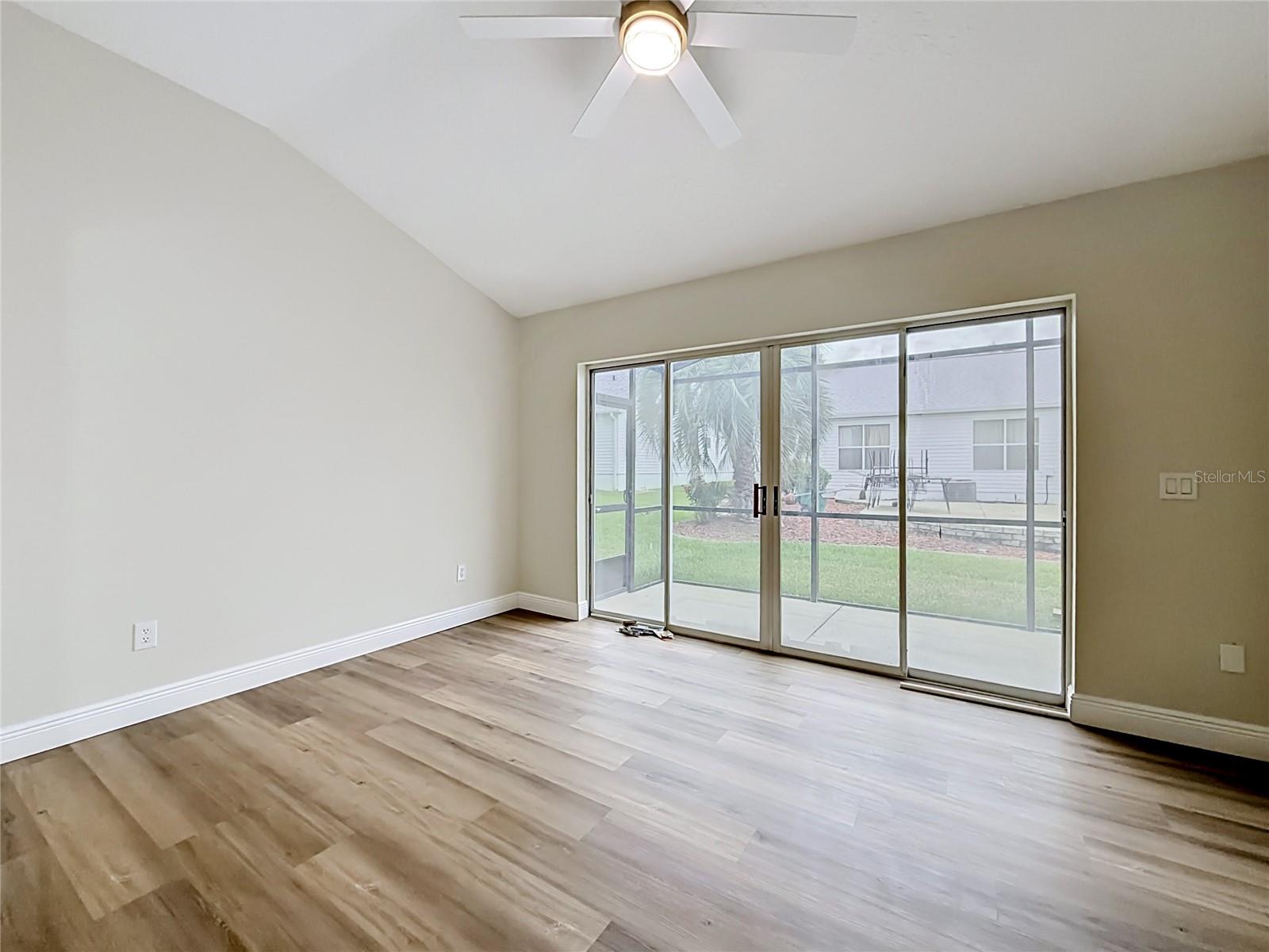 LADY LAKE ORANGE BLOSSOM GARDENS UNIT 18 - Residential