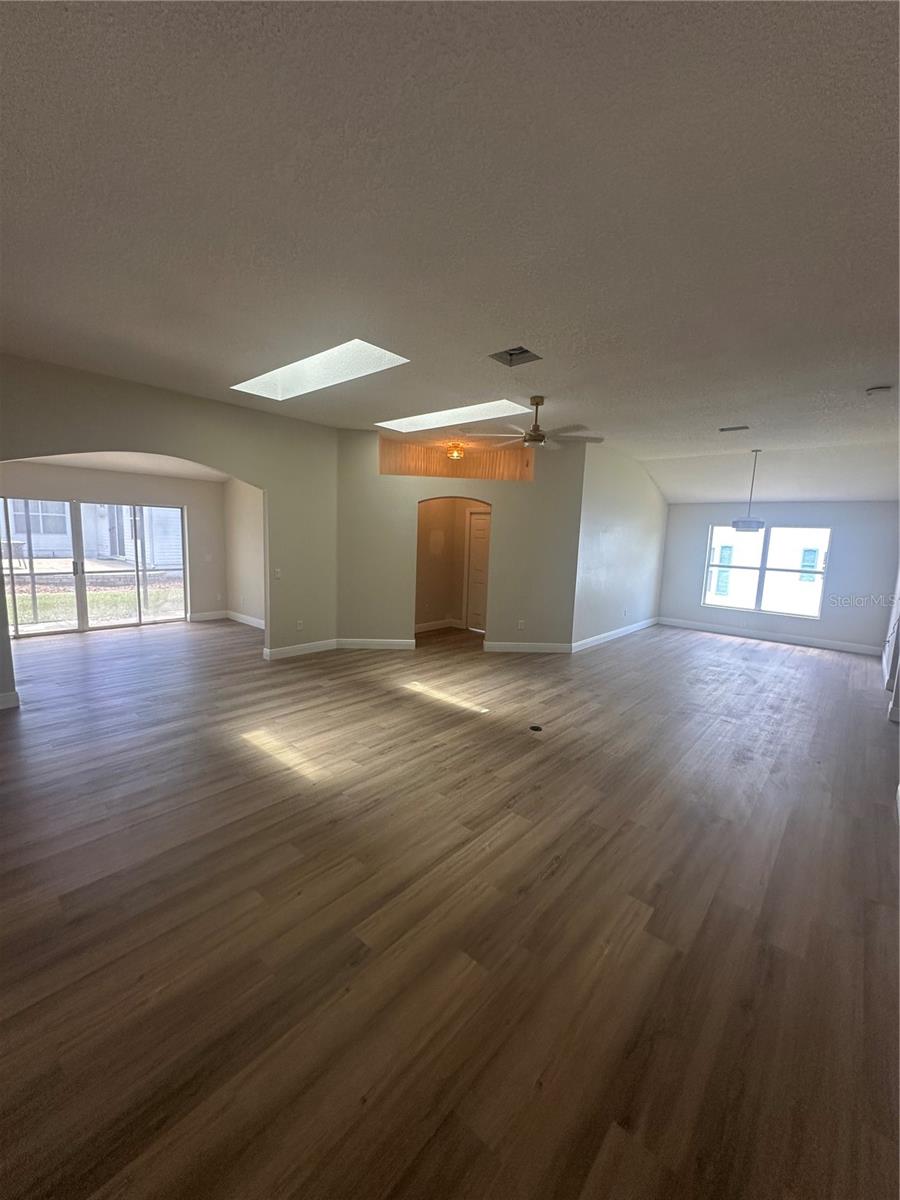 LADY LAKE ORANGE BLOSSOM GARDENS UNIT 18 - Residential