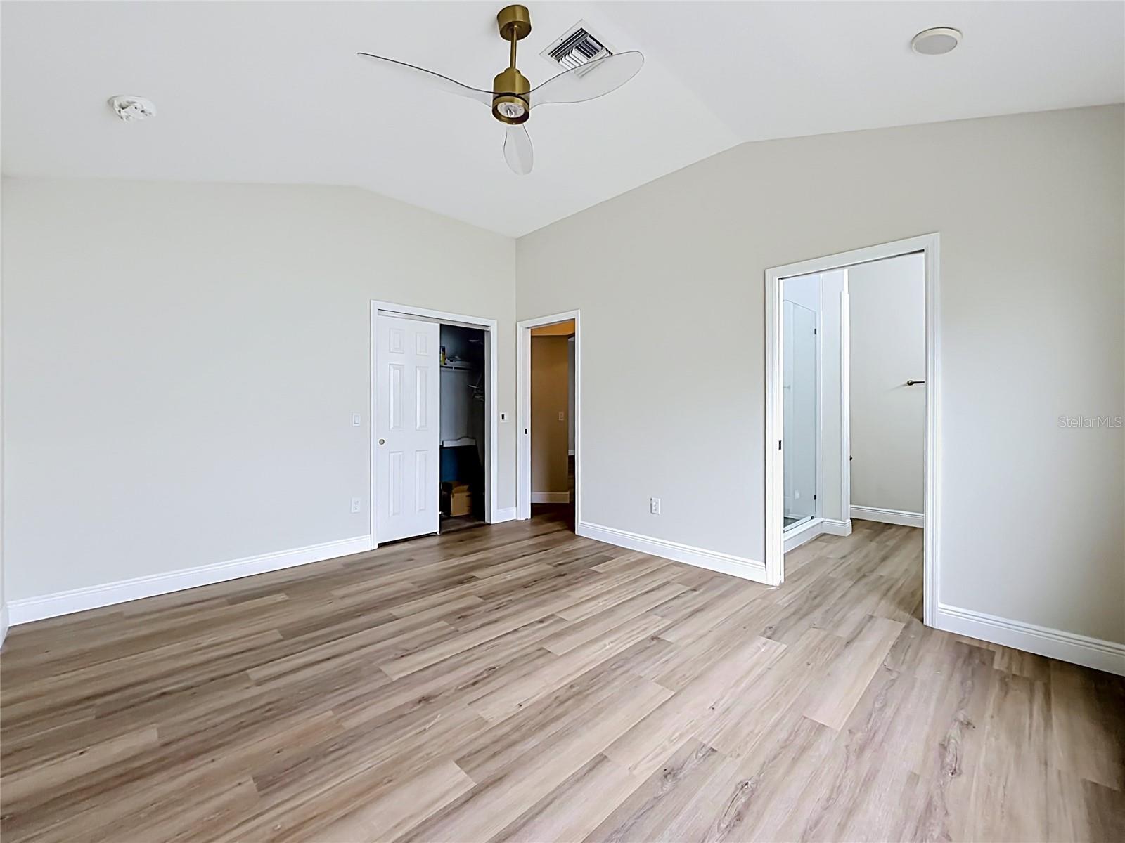 LADY LAKE ORANGE BLOSSOM GARDENS UNIT 18 - Residential