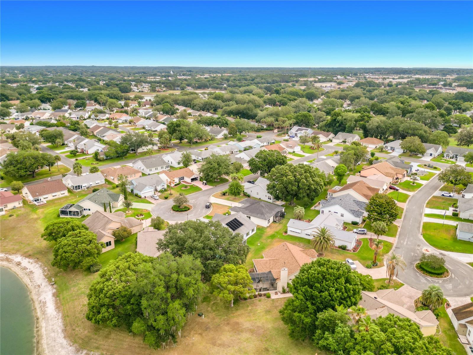 LADY LAKE ORANGE BLOSSOM GARDENS UNIT 18 - Residential