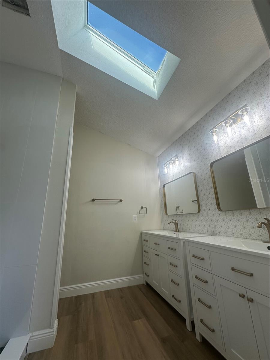 LADY LAKE ORANGE BLOSSOM GARDENS UNIT 18 - Residential