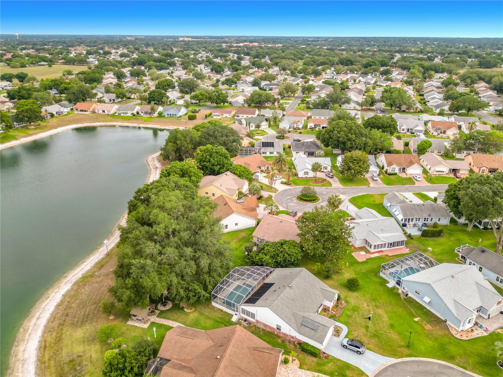 LADY LAKE ORANGE BLOSSOM GARDENS UNIT 18 - Residential