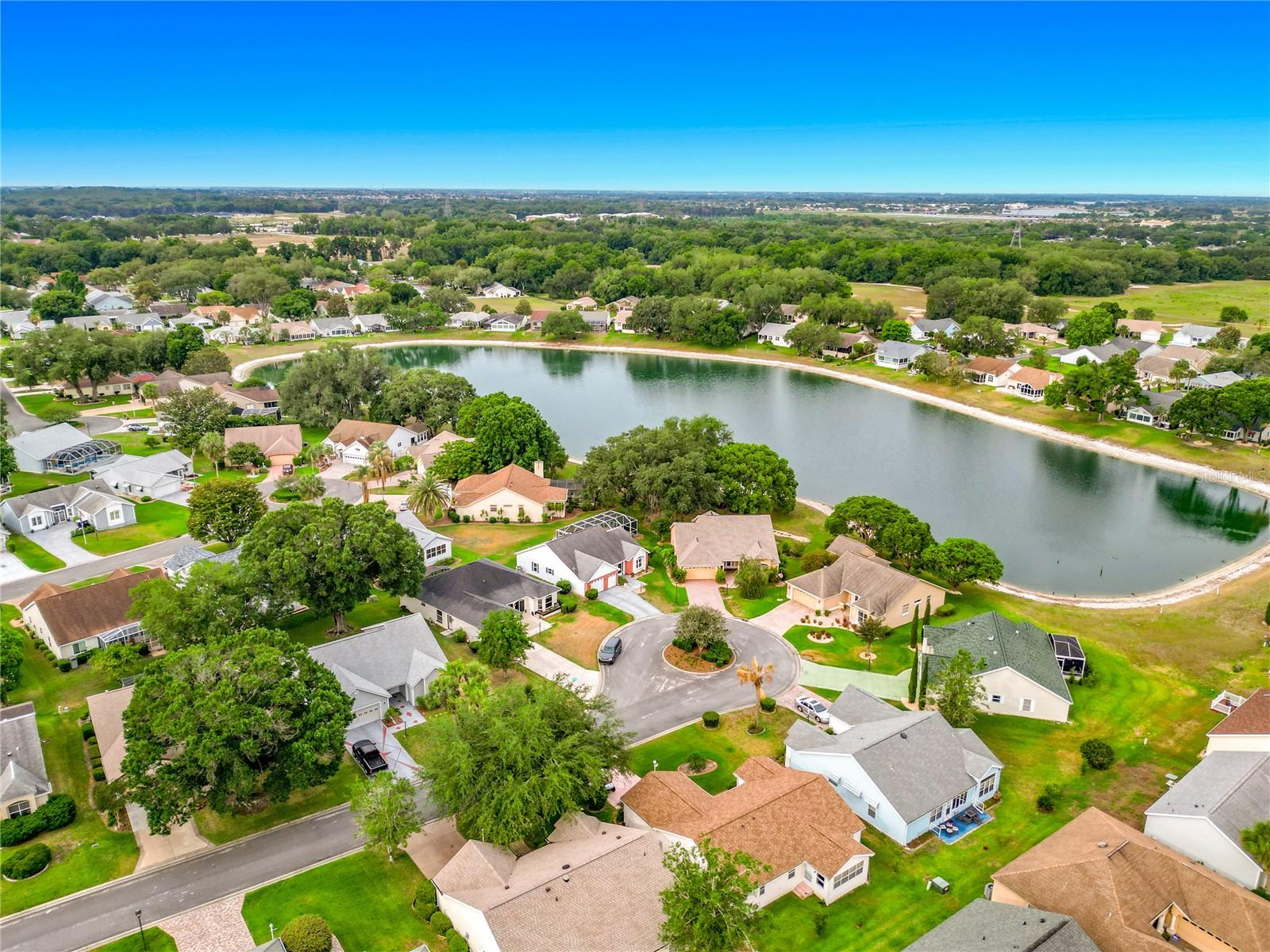 LADY LAKE ORANGE BLOSSOM GARDENS UNIT 18 - Residential