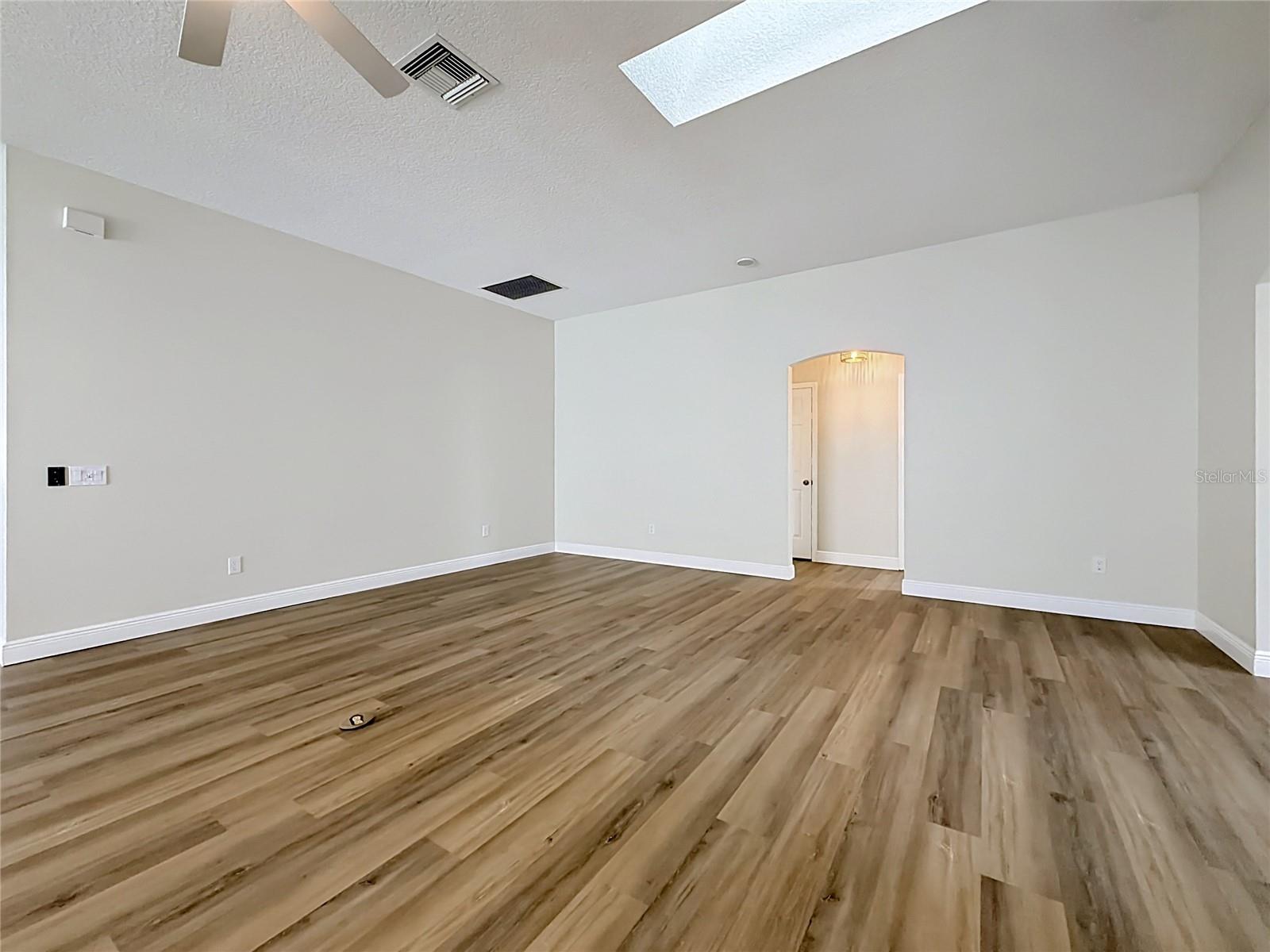 LADY LAKE ORANGE BLOSSOM GARDENS UNIT 18 - Residential