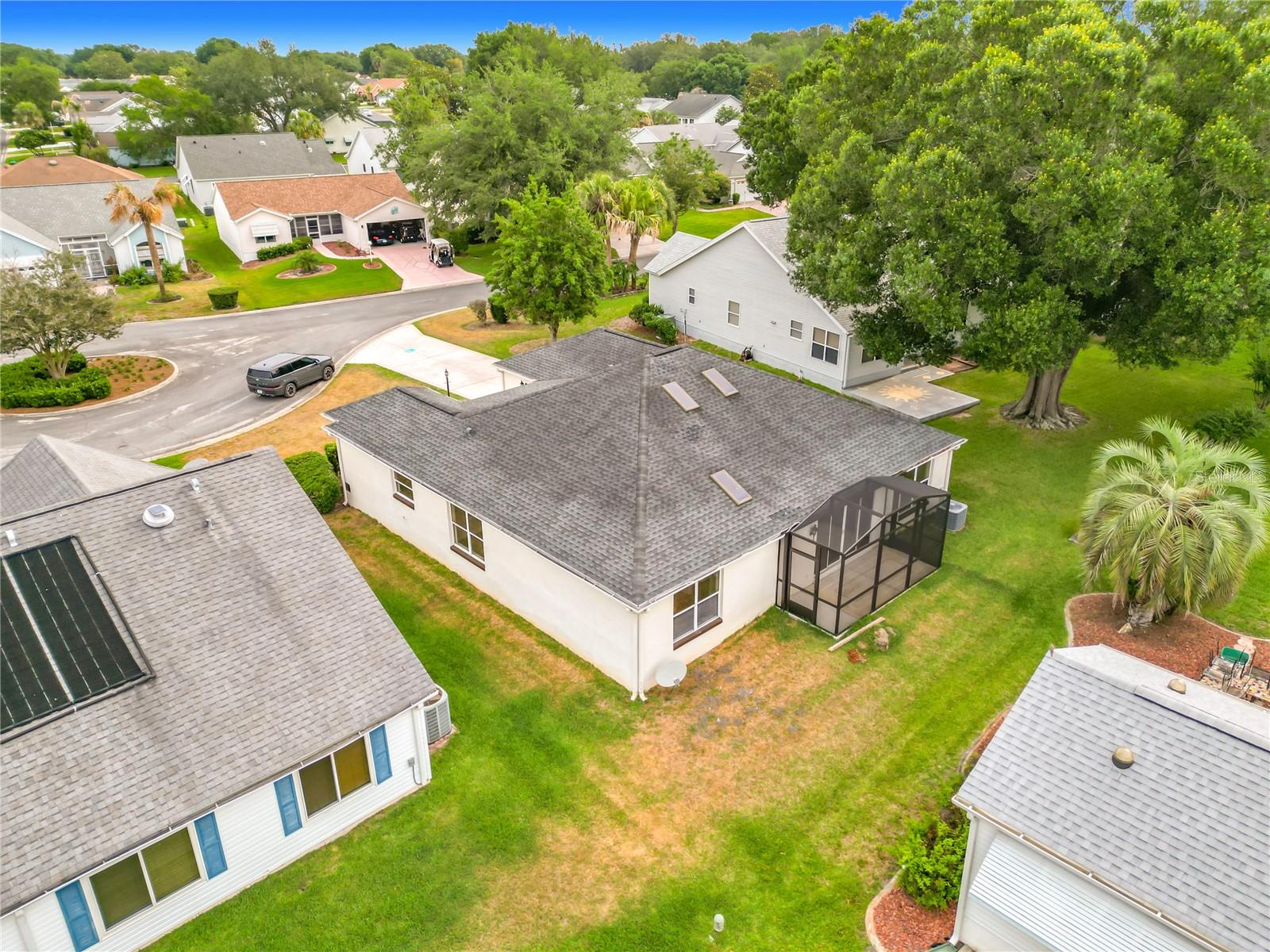 LADY LAKE ORANGE BLOSSOM GARDENS UNIT 18 - Residential