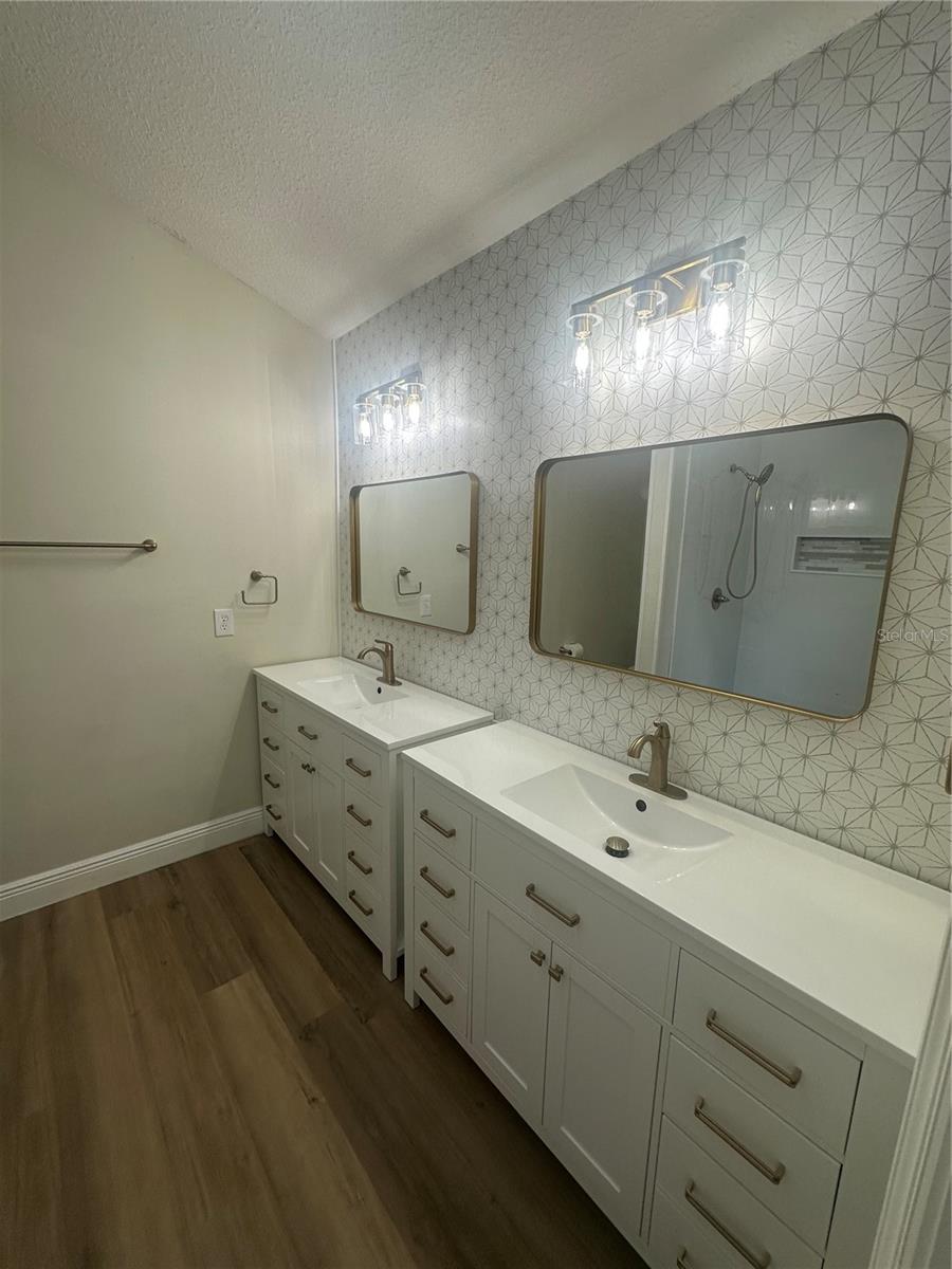 LADY LAKE ORANGE BLOSSOM GARDENS UNIT 18 - Residential